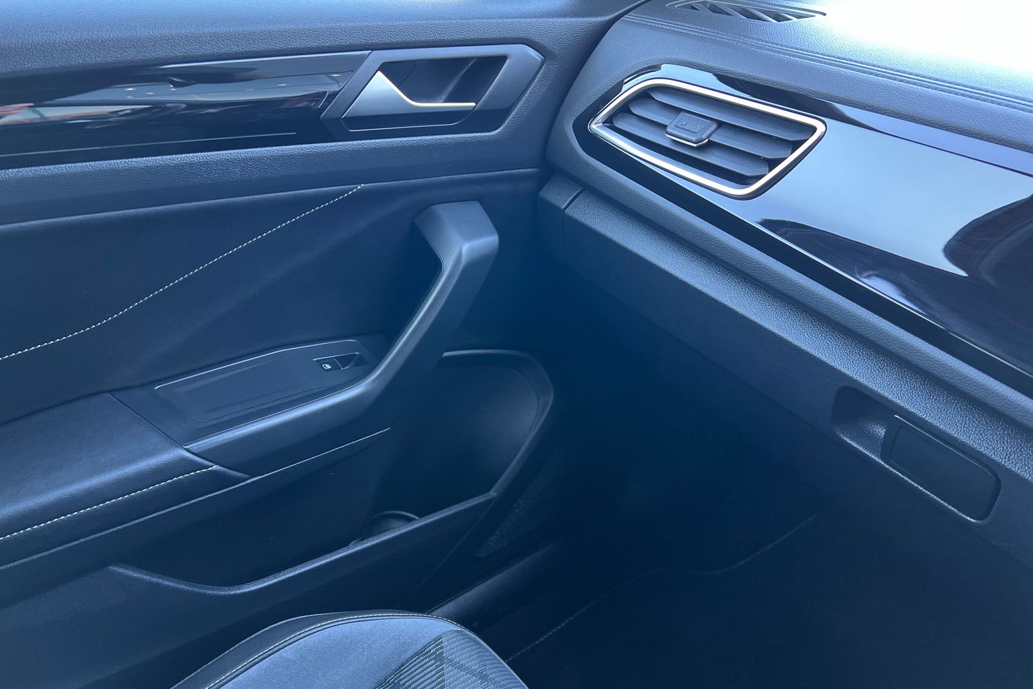 Used Volkswagen T-Roc 2023 for sale - 77499726: Photo 27