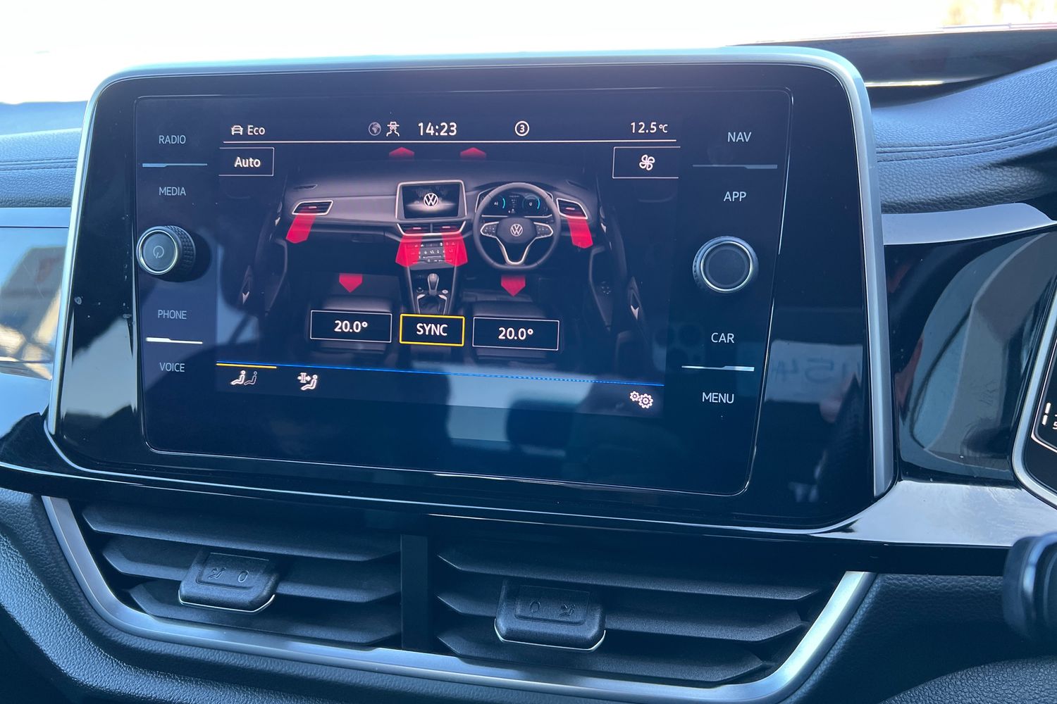 Used Volkswagen T-Roc 2023 for sale - 77499726: Photo 31