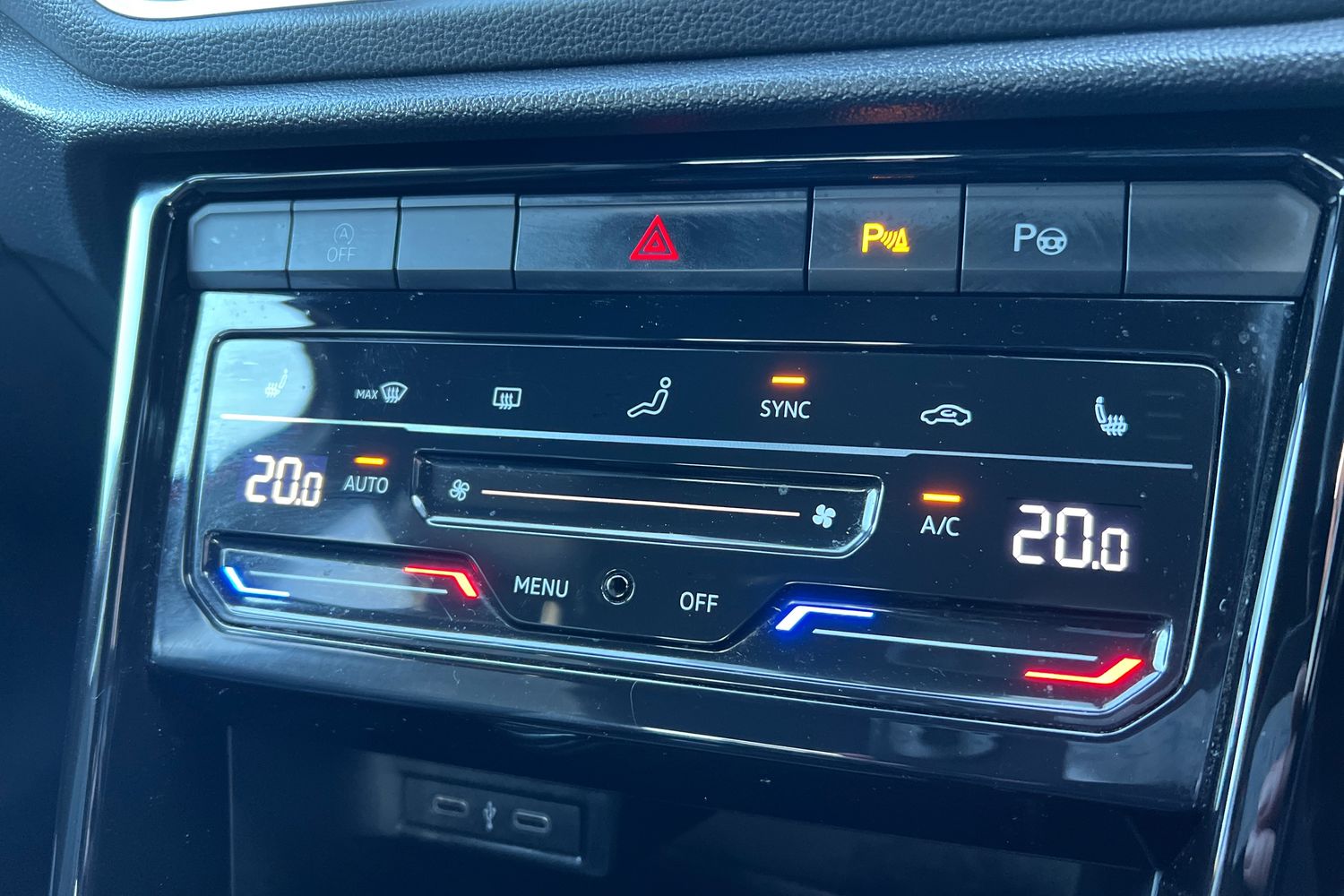 Used Volkswagen T-Roc 2023 for sale - 77499726: Photo 32