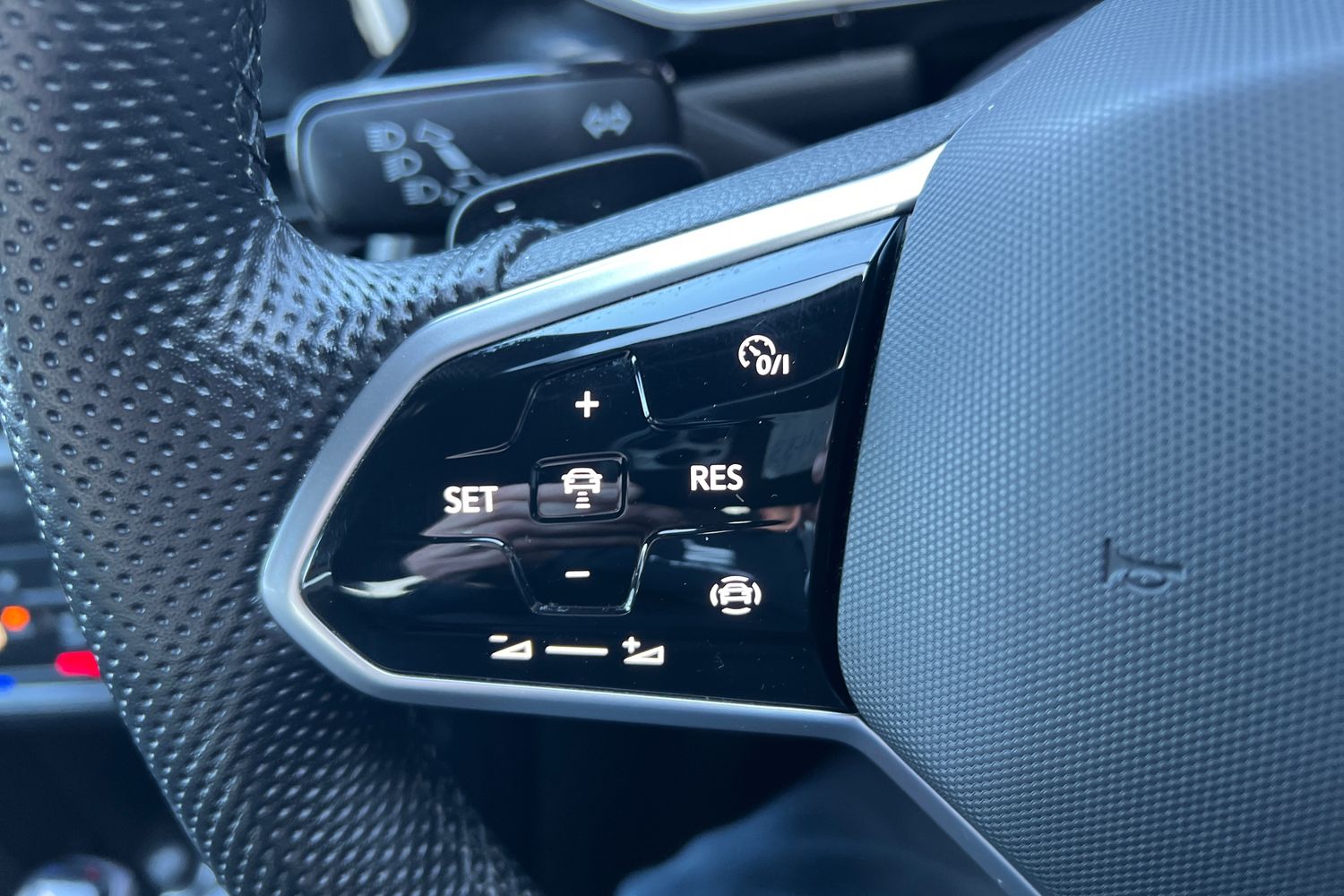 Used Volkswagen T-Roc 2023 for sale - 77499726: Photo 35