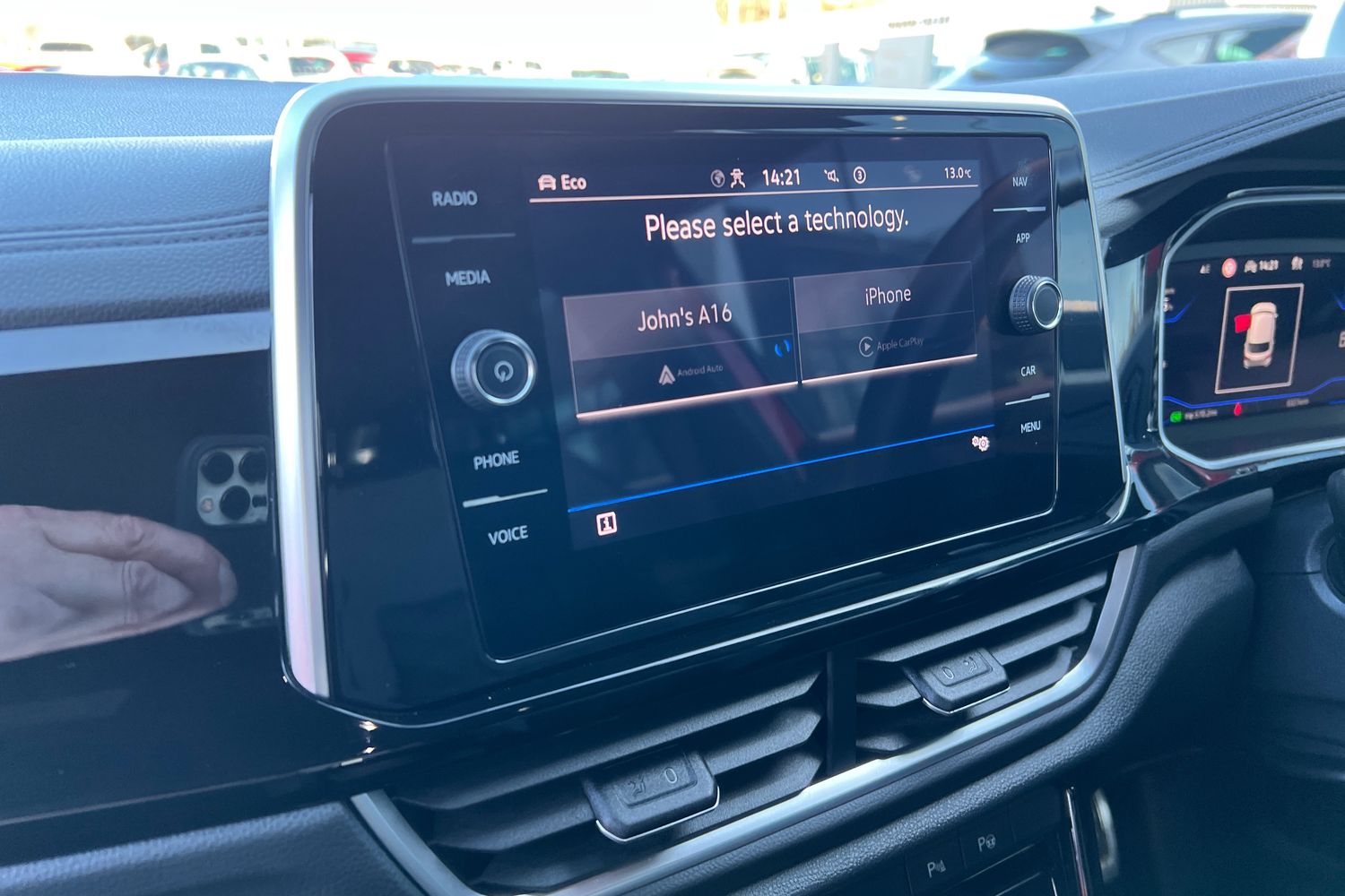 Used Volkswagen T-Roc 2023 for sale - 77499726: Photo 7