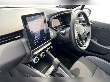 Used Renault Clio 2024 for sale - 79077640: Photo