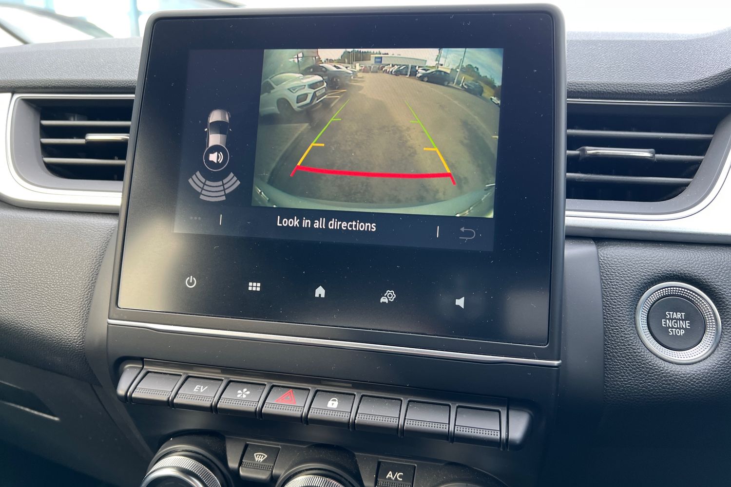 Used Renault Captur 2024 for sale - 76683906: Photo 30