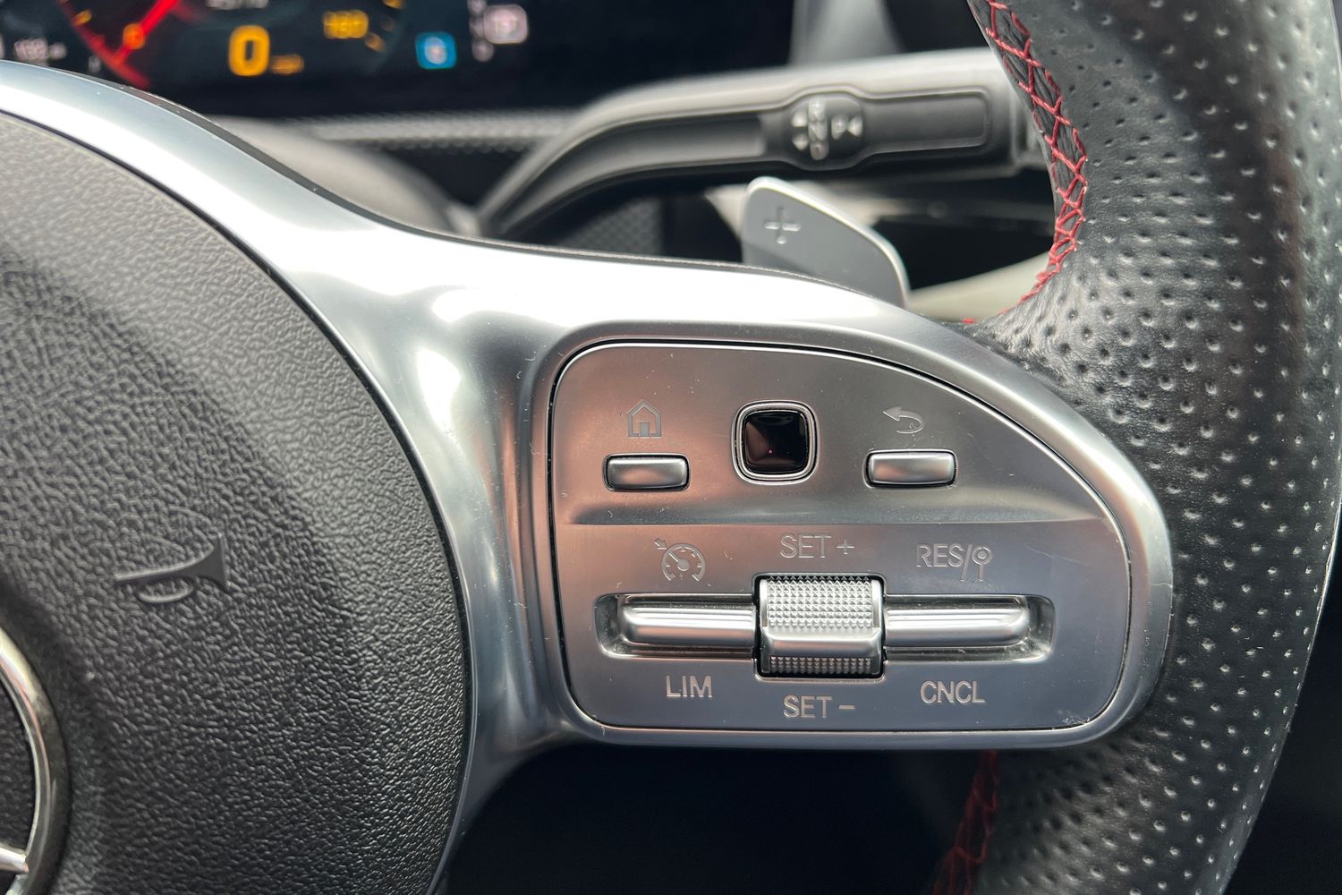 Used Mercedes-Benz A-Class 2018 for sale - 76683899: Photo 32