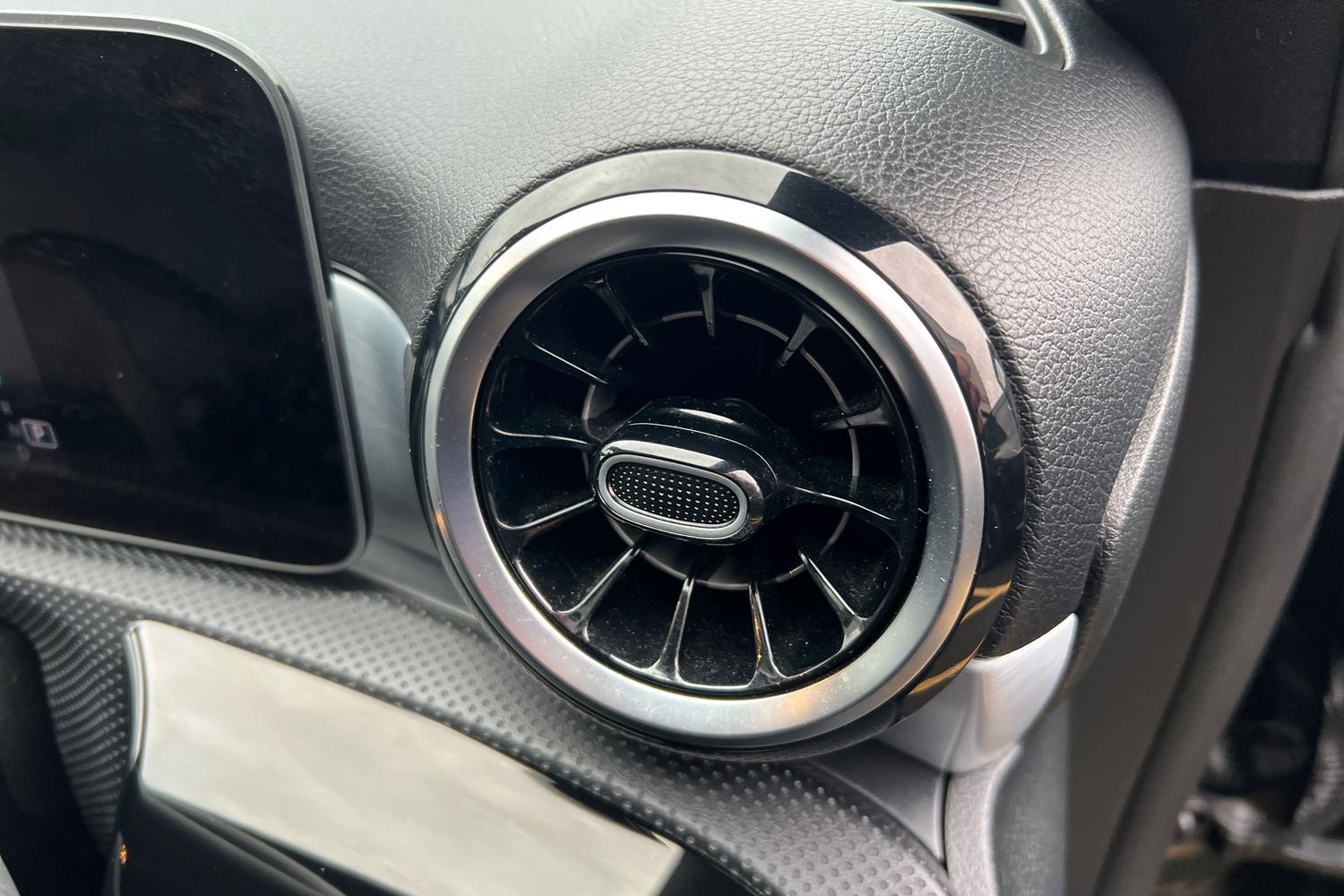 Used Mercedes-Benz A-Class 2018 for sale - 76683899: Photo 37