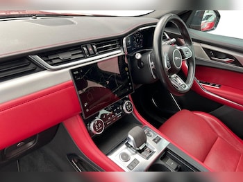 Used Jaguar F-Pace 2021 for sale - 76683874: Photo