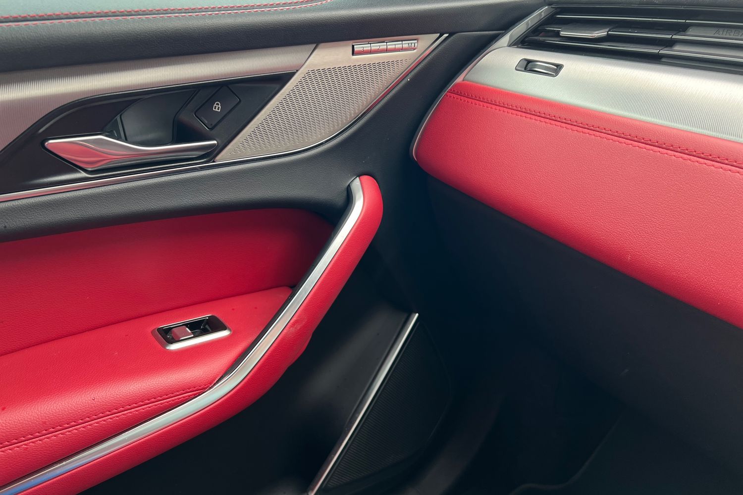 Used Jaguar F-Pace 2021 for sale - 76683874: Photo 33