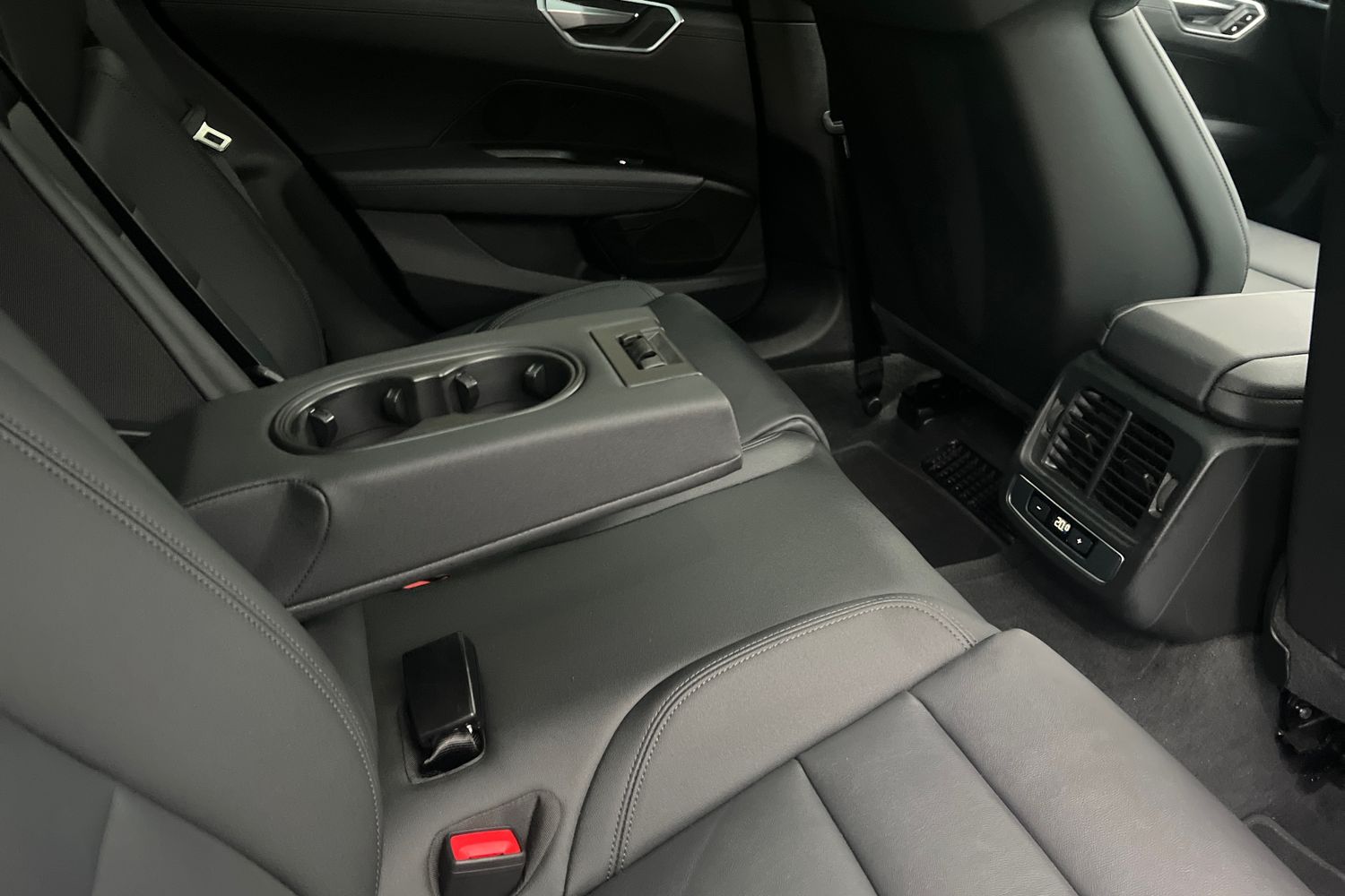 Used Audi e-tron GT 2023 for sale - 76683926: Photo 22