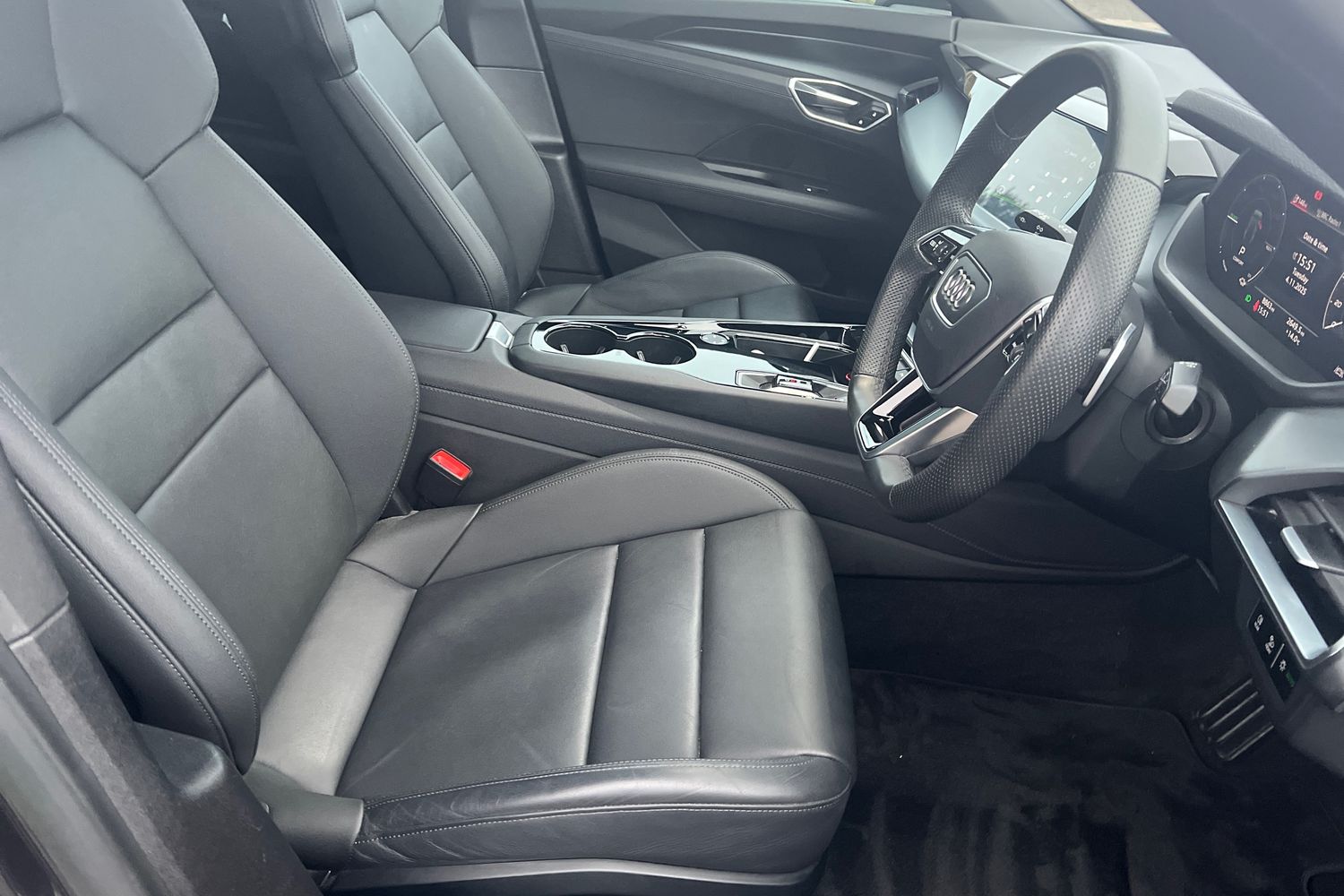 Used Audi e-tron GT 2023 for sale - 76683926: Photo 37