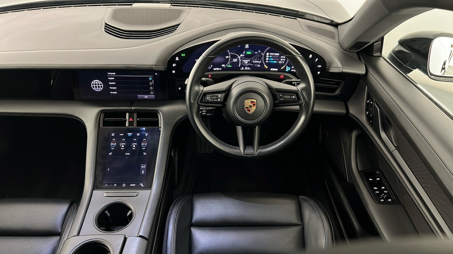 Used Porsche Taycan 2021 for sale - 77982970: Photo 10