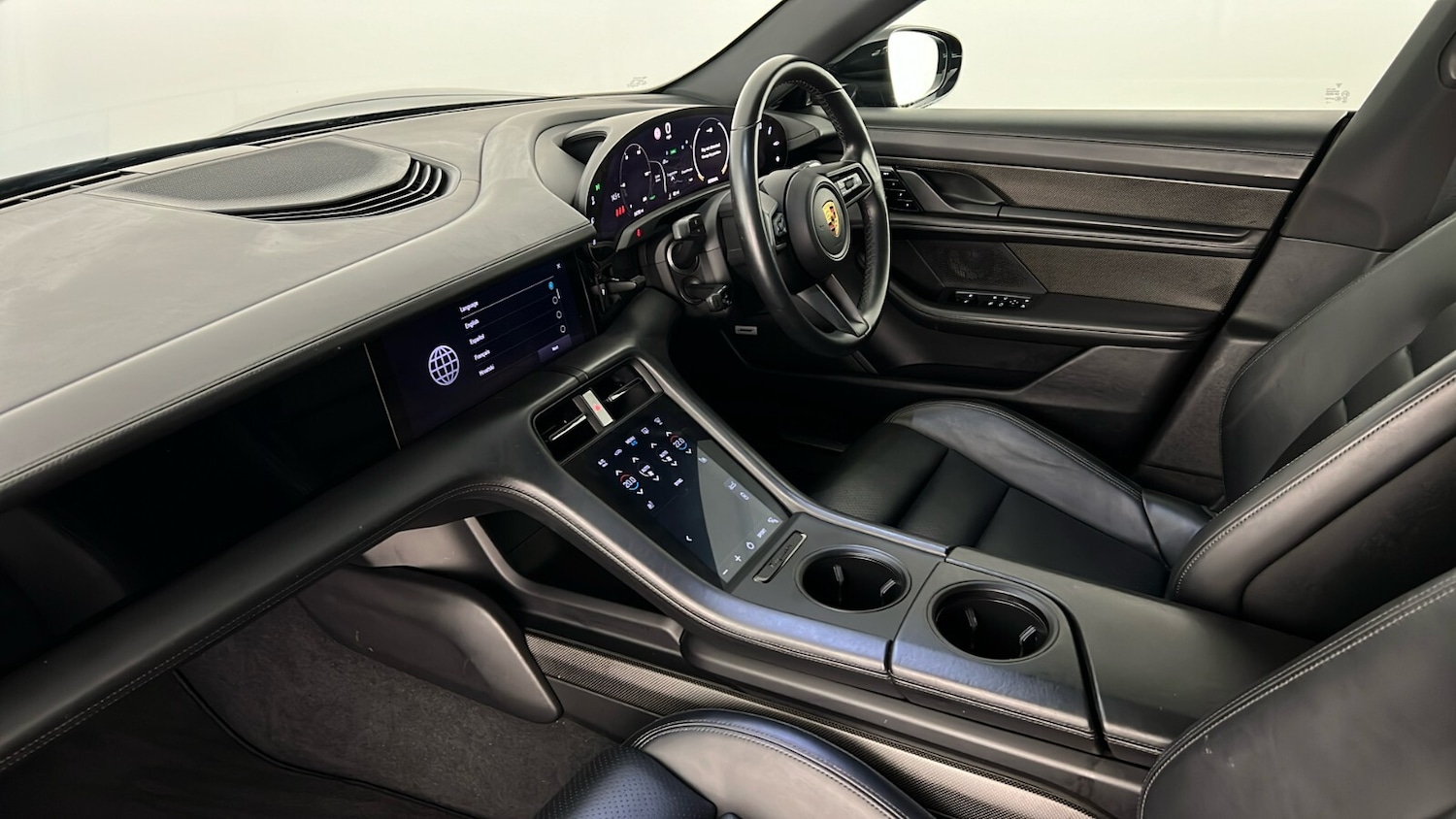 Used Porsche Taycan 2021 for sale - 77982970: Photo 21