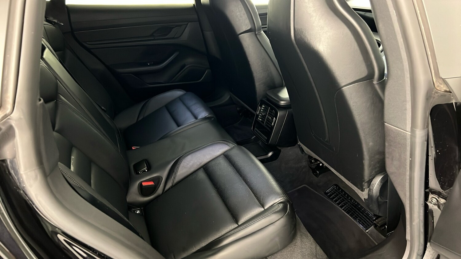 Used Porsche Taycan 2021 for sale - 77982970: Photo 34