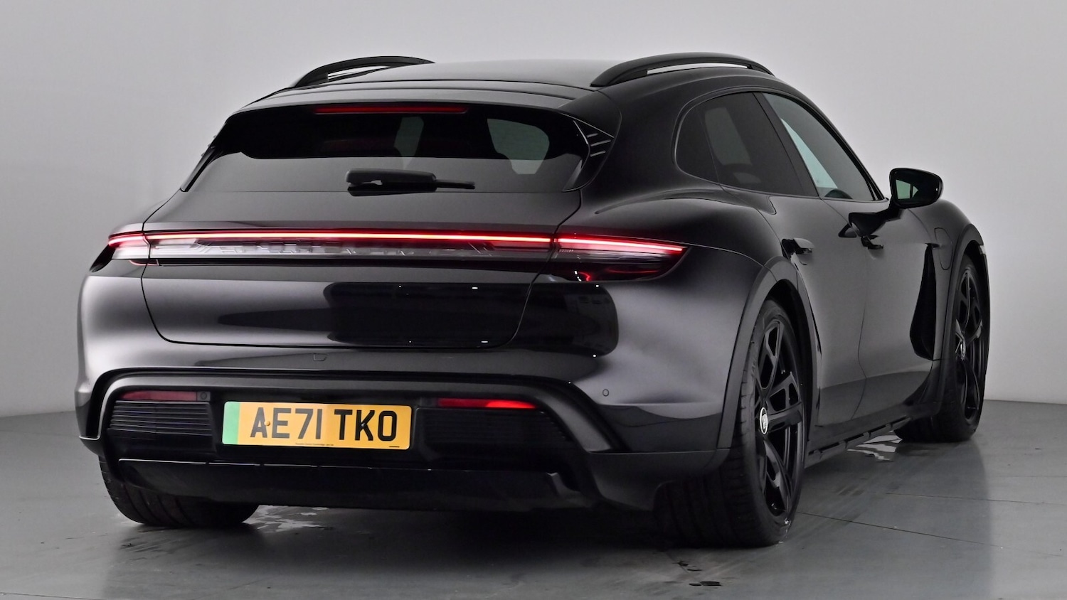 Used Porsche Taycan 2021 for sale - 77982970: Photo 7