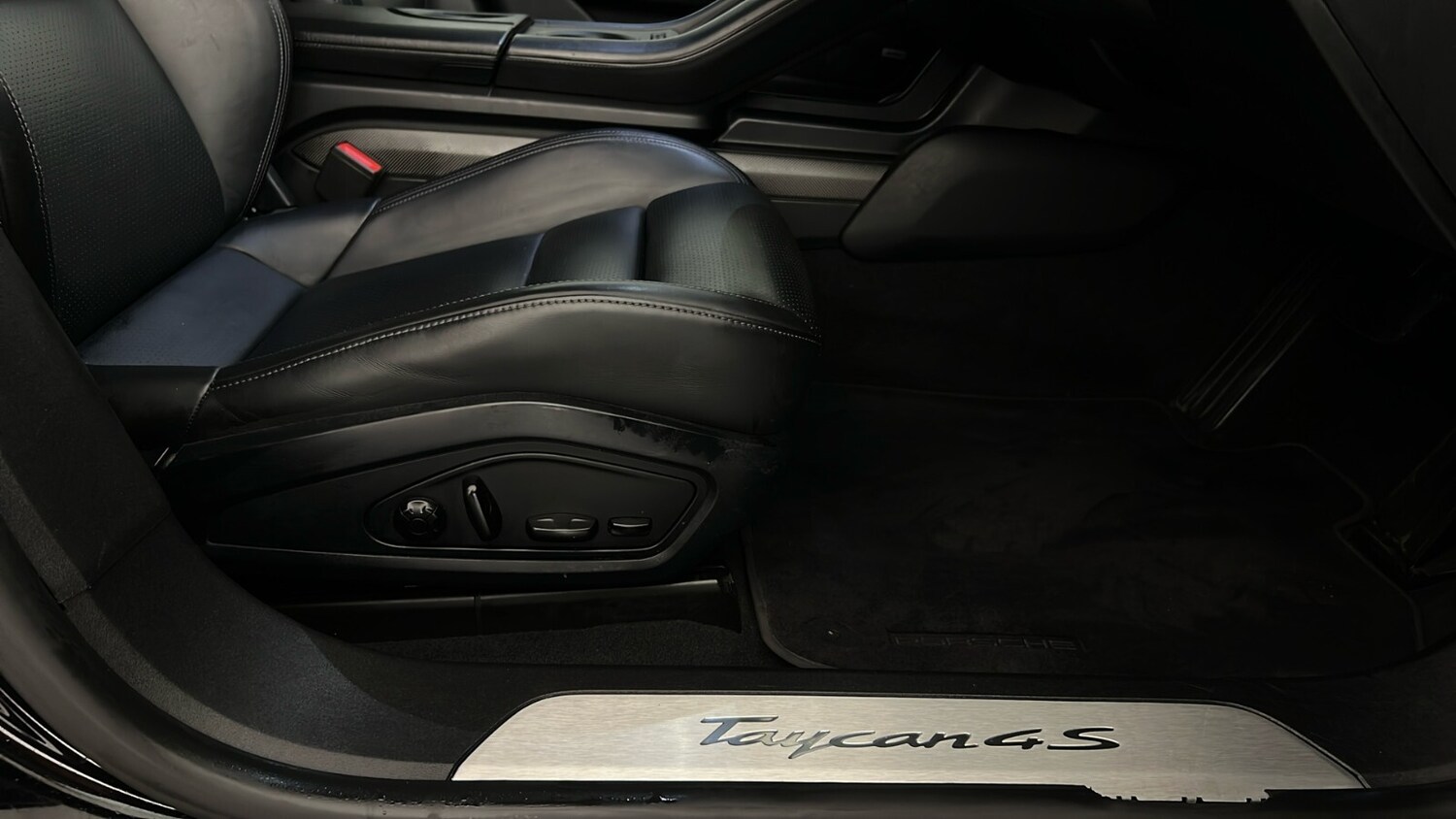 Used Porsche Taycan 2021 for sale - 77982970: Photo 74