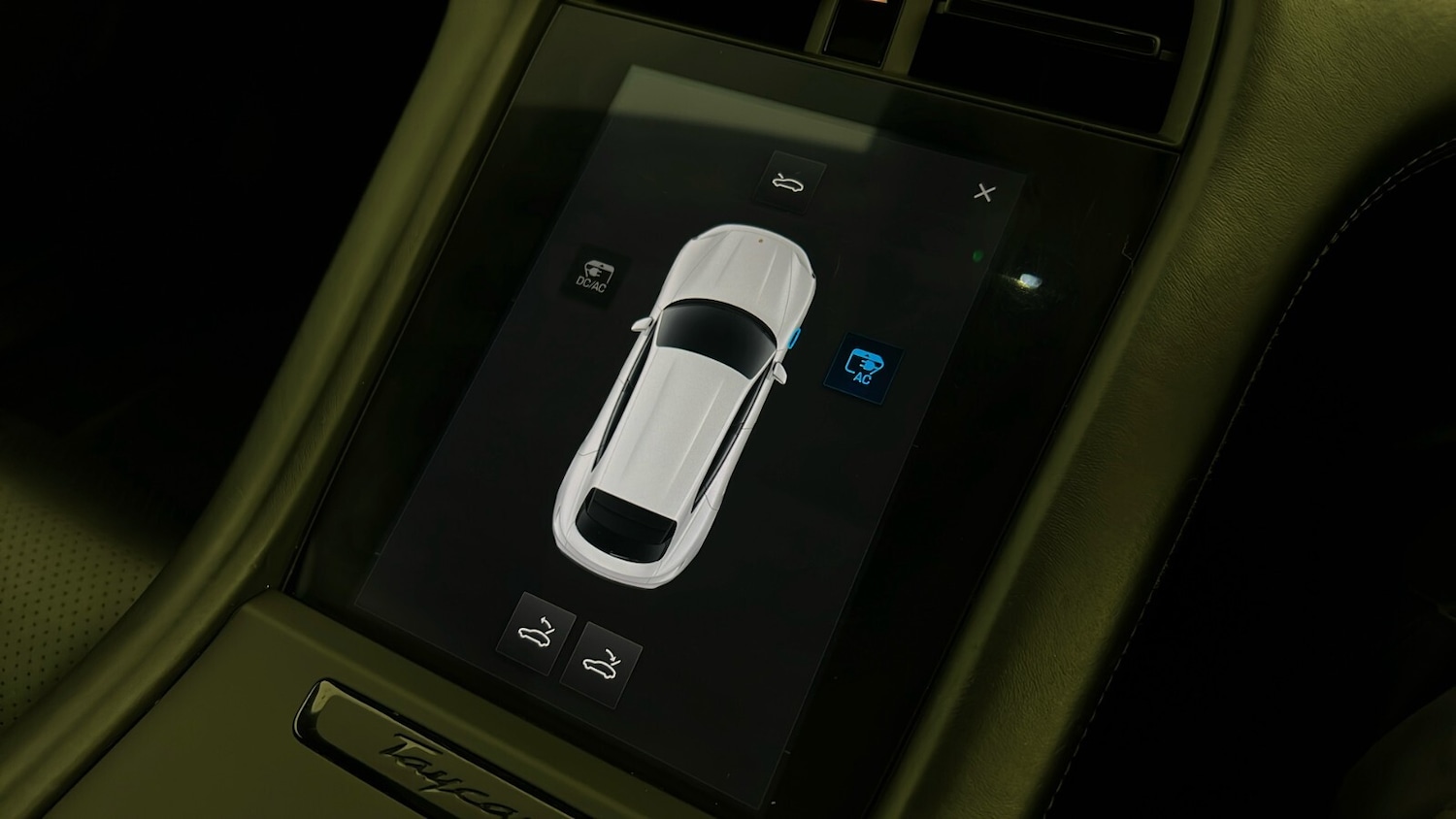 Used Porsche Taycan 2021 for sale - 77982970: Photo 90