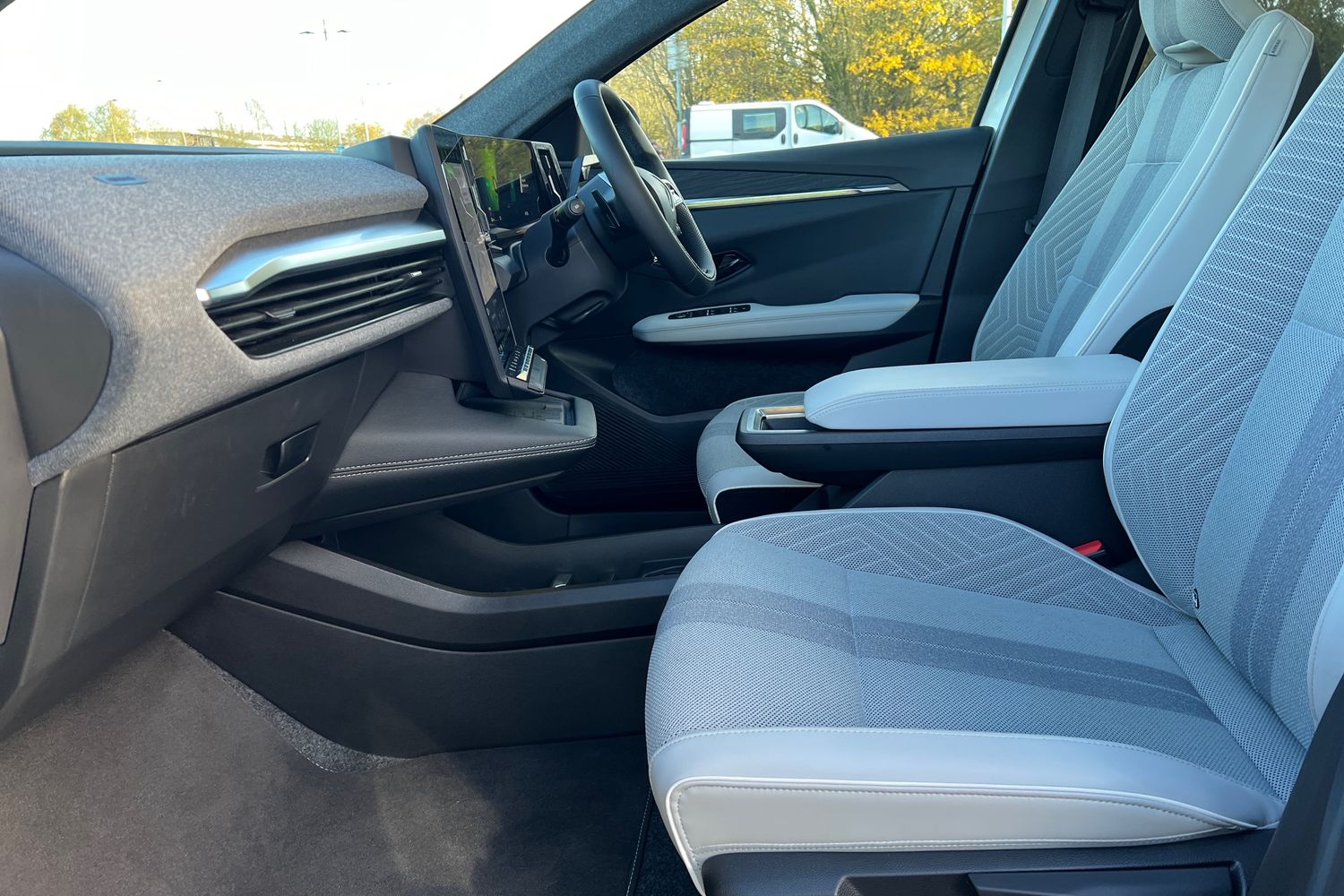 Used Renault Scenic E-Tech 2024 for sale - 76683930: Photo 15