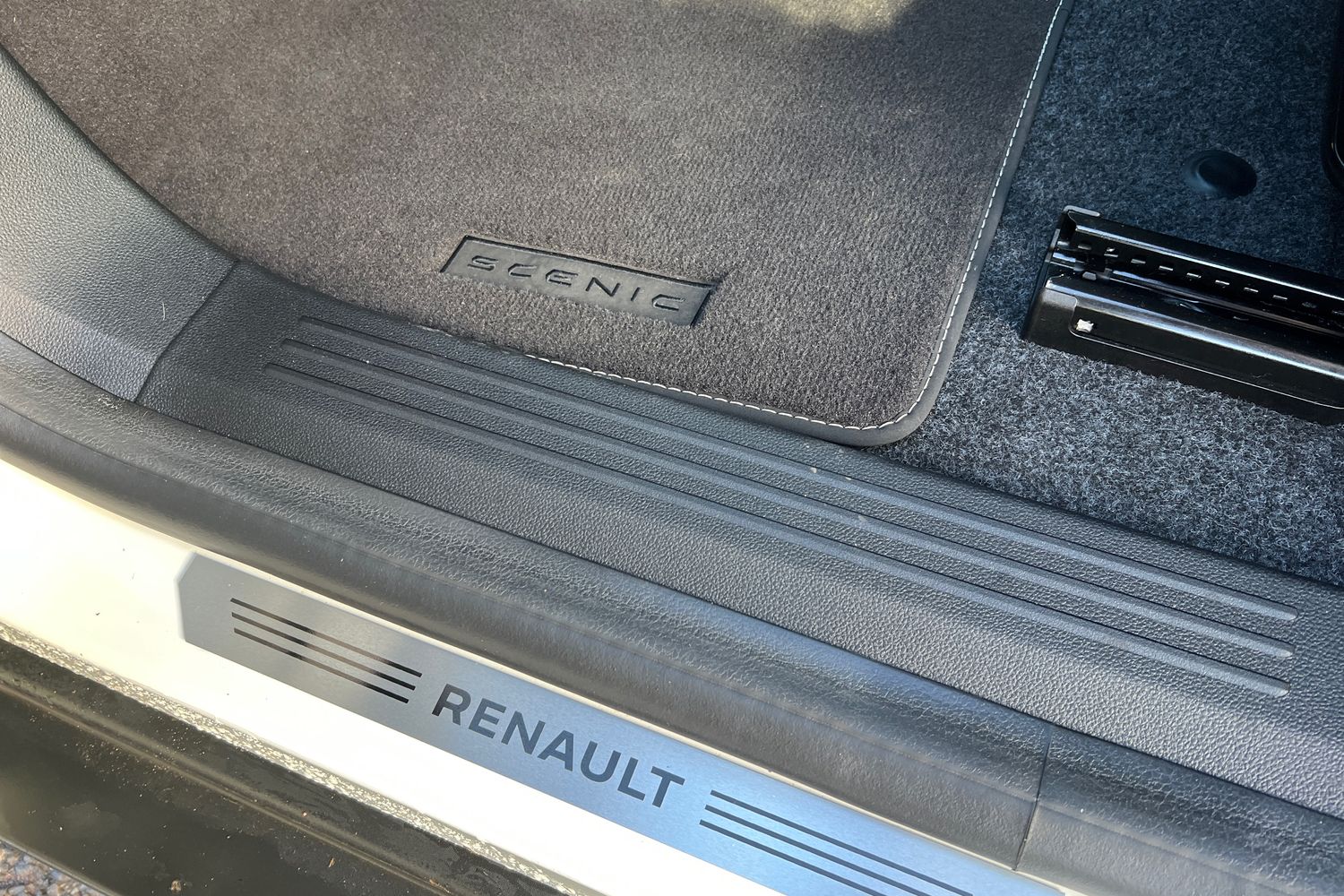 Used Renault Scenic E-Tech 2024 for sale - 76683930: Photo 16