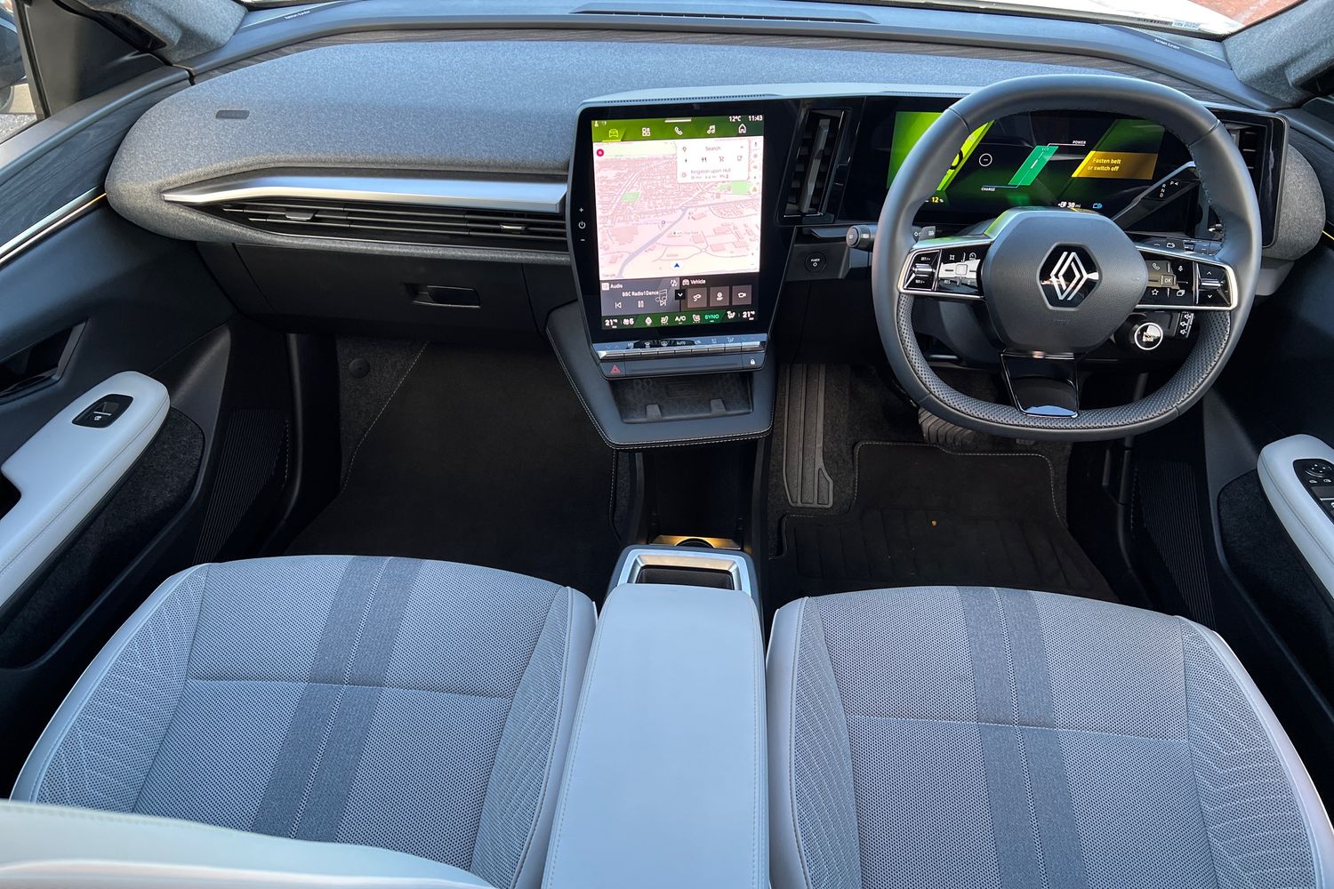 Used Renault Scenic E-Tech 2024 for sale - 76683930: Photo 19