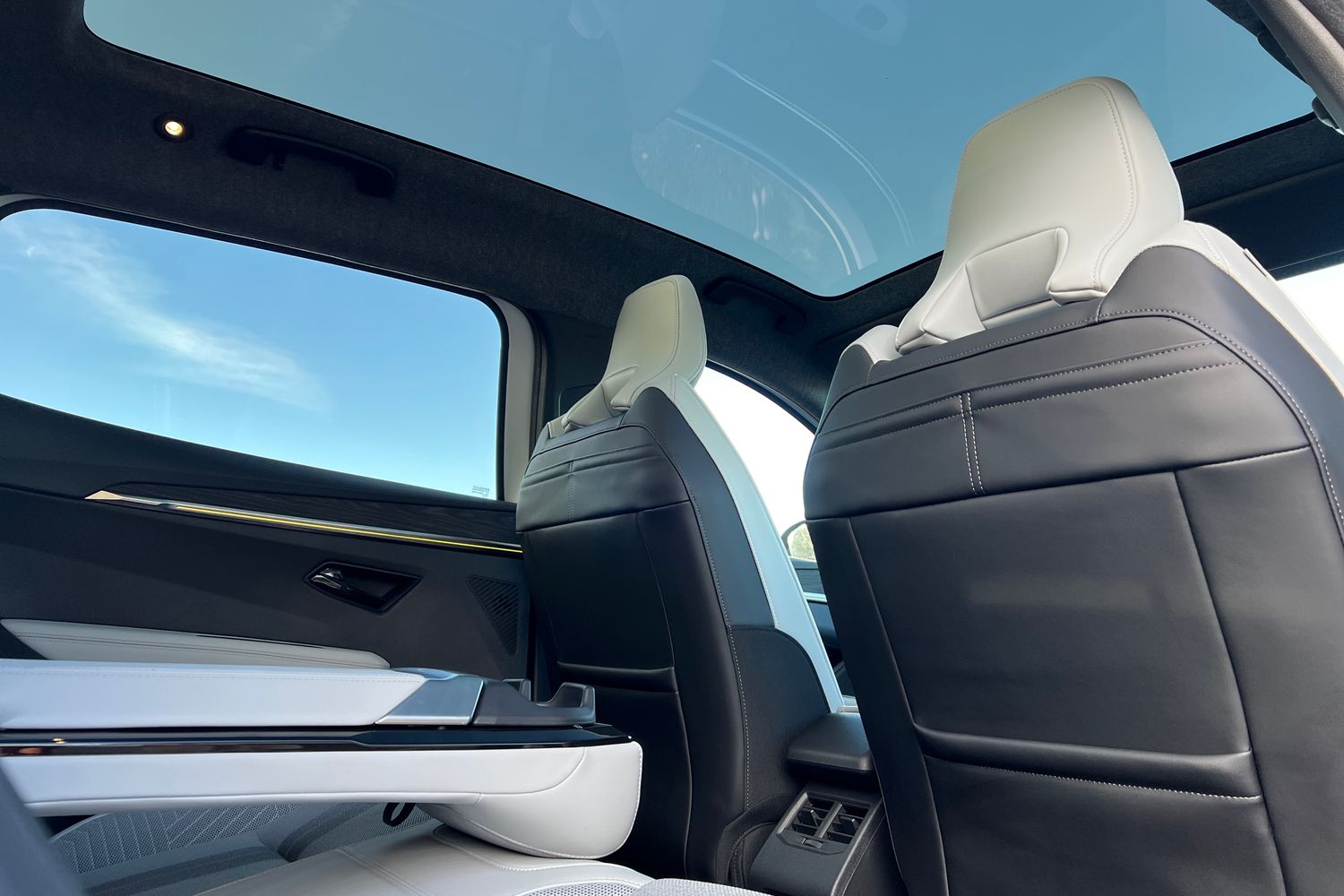 Used Renault Scenic E-Tech 2024 for sale - 76683930: Photo 21