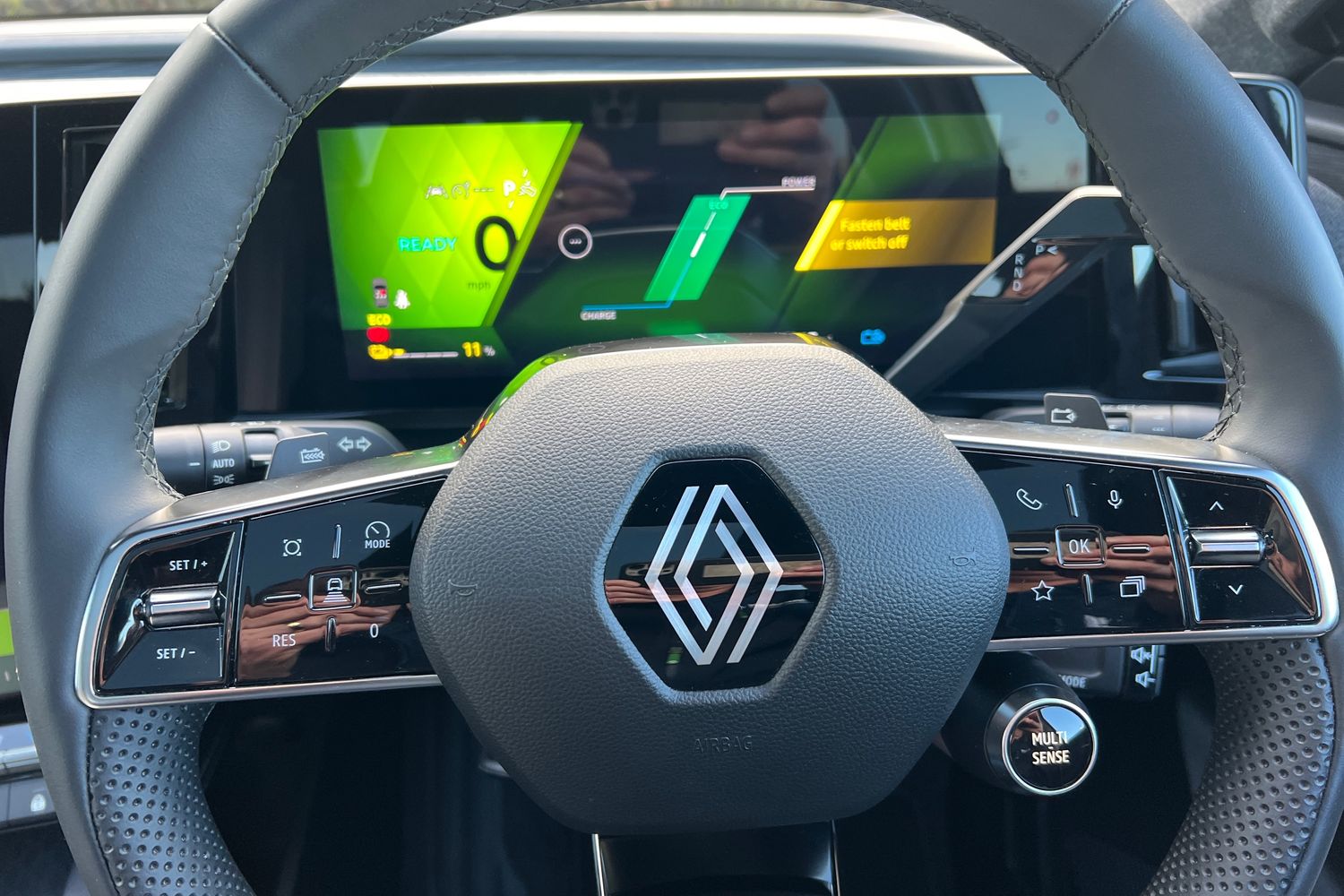 Used Renault Scenic E-Tech 2024 for sale - 76683930: Photo 28