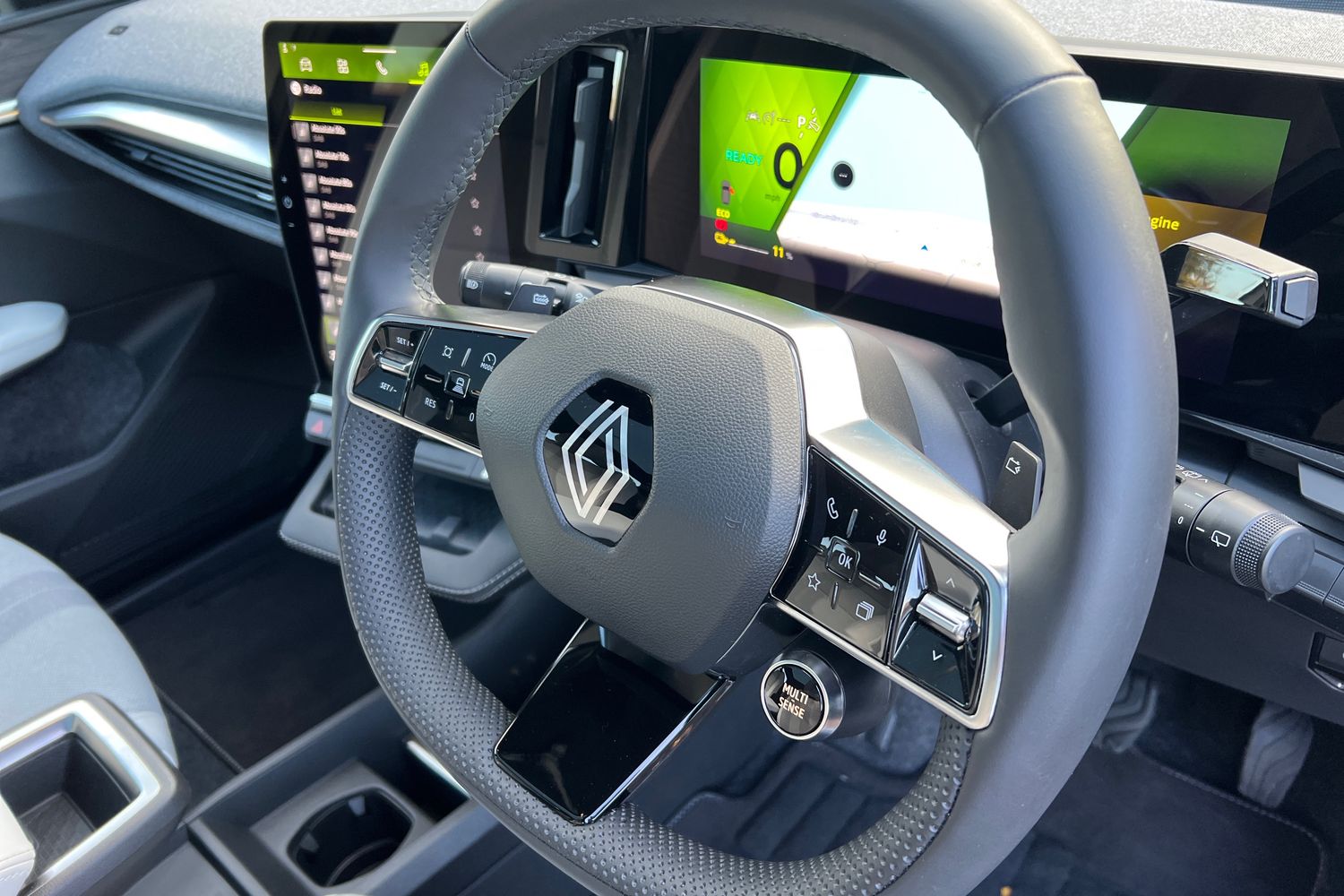 Used Renault Scenic E-Tech 2024 for sale - 76683930: Photo 32