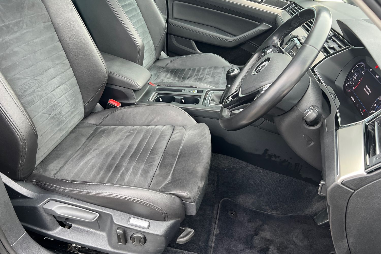 Used Volkswagen Passat 2017 for sale - 77092648: Photo 19