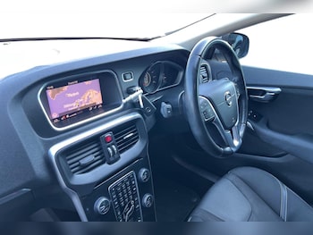 Used Volvo V40 2018 for sale - 78977968: Photo