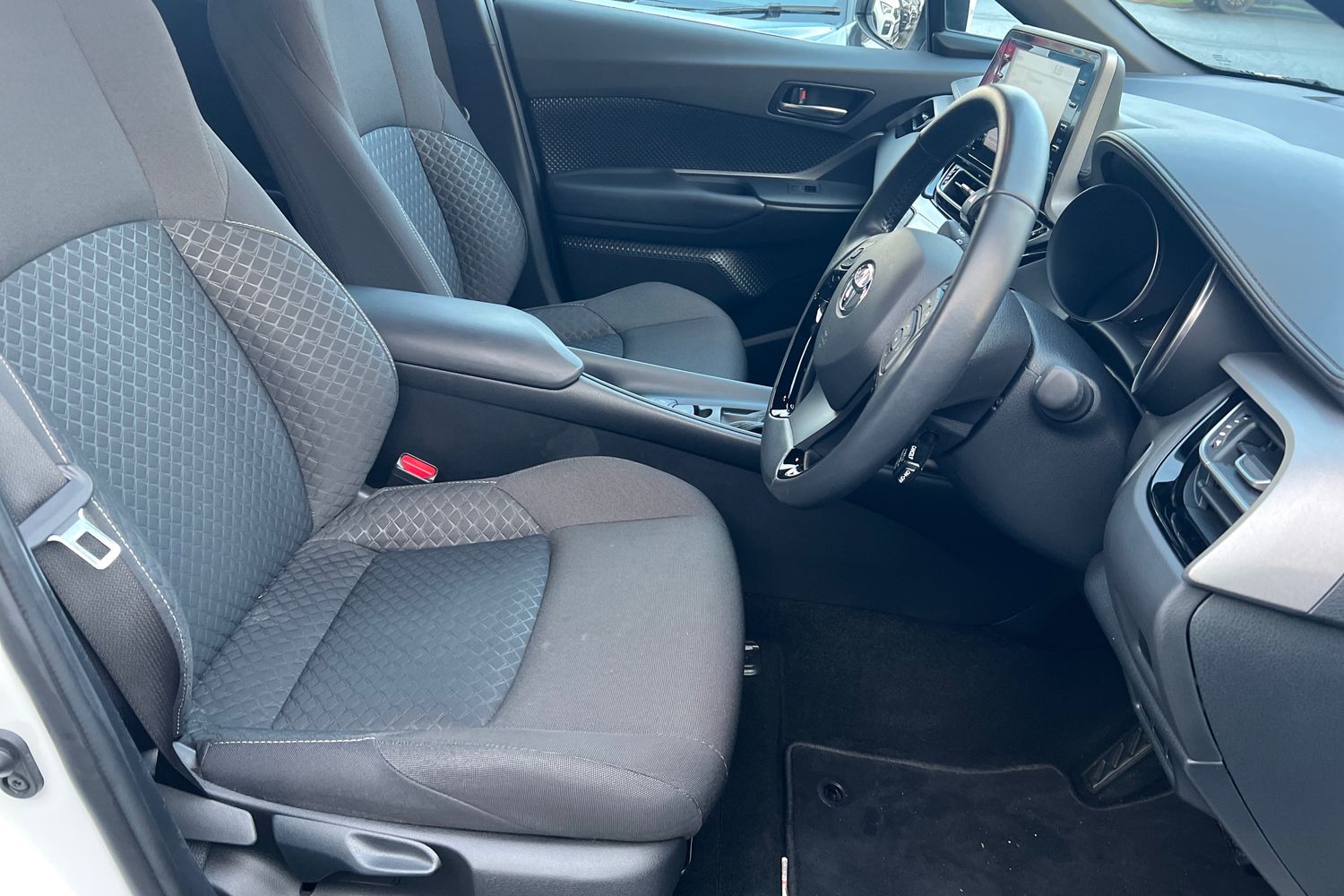 Used Toyota C-HR 2023 for sale - 76683903: Photo 16