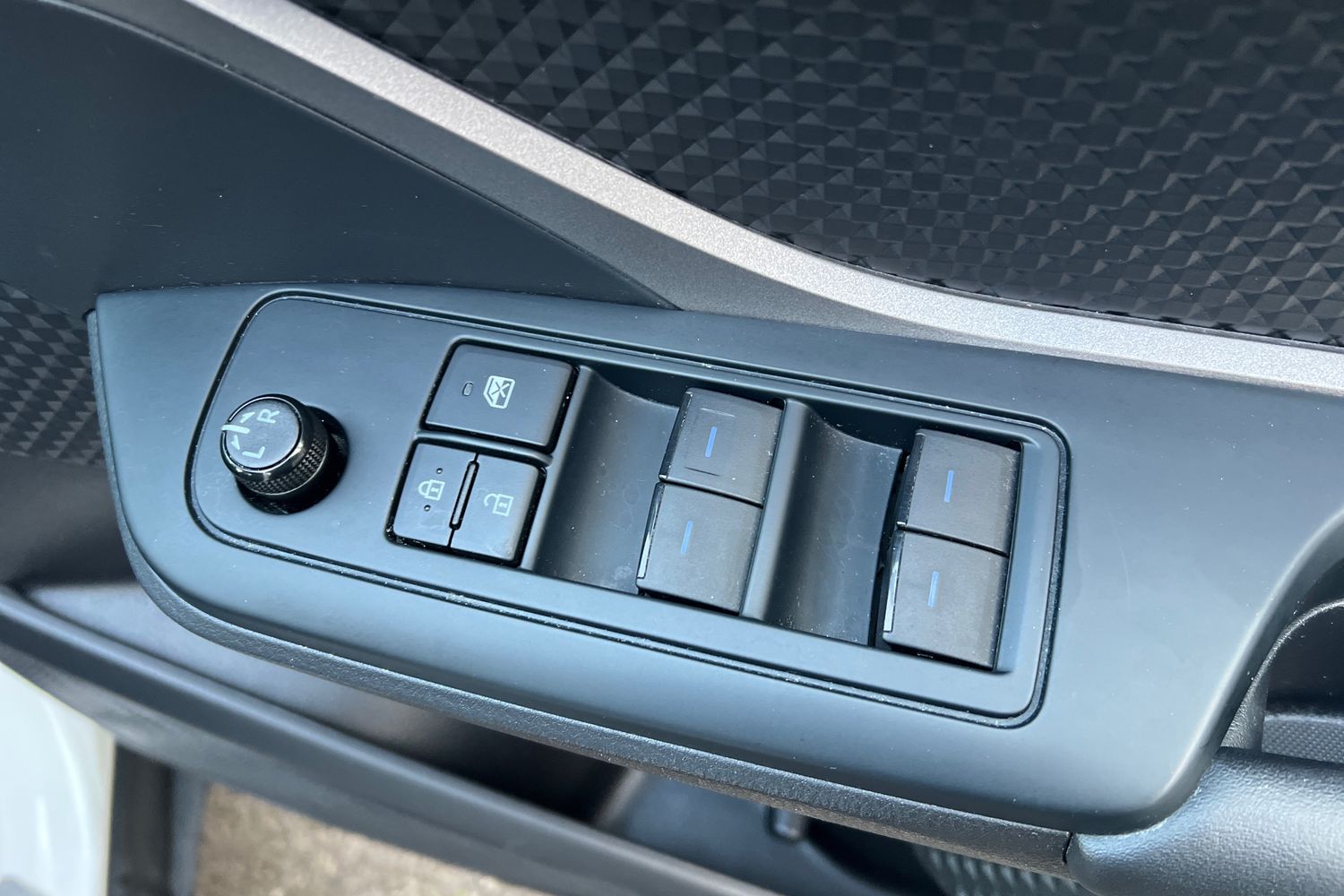 Used Toyota C-HR 2023 for sale - 76683903: Photo 23