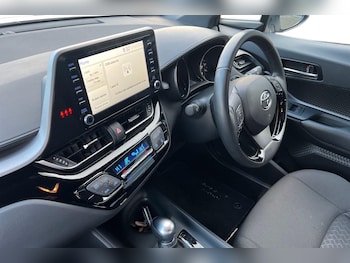 Used Toyota C-HR 2023 for sale - 76683903: Photo