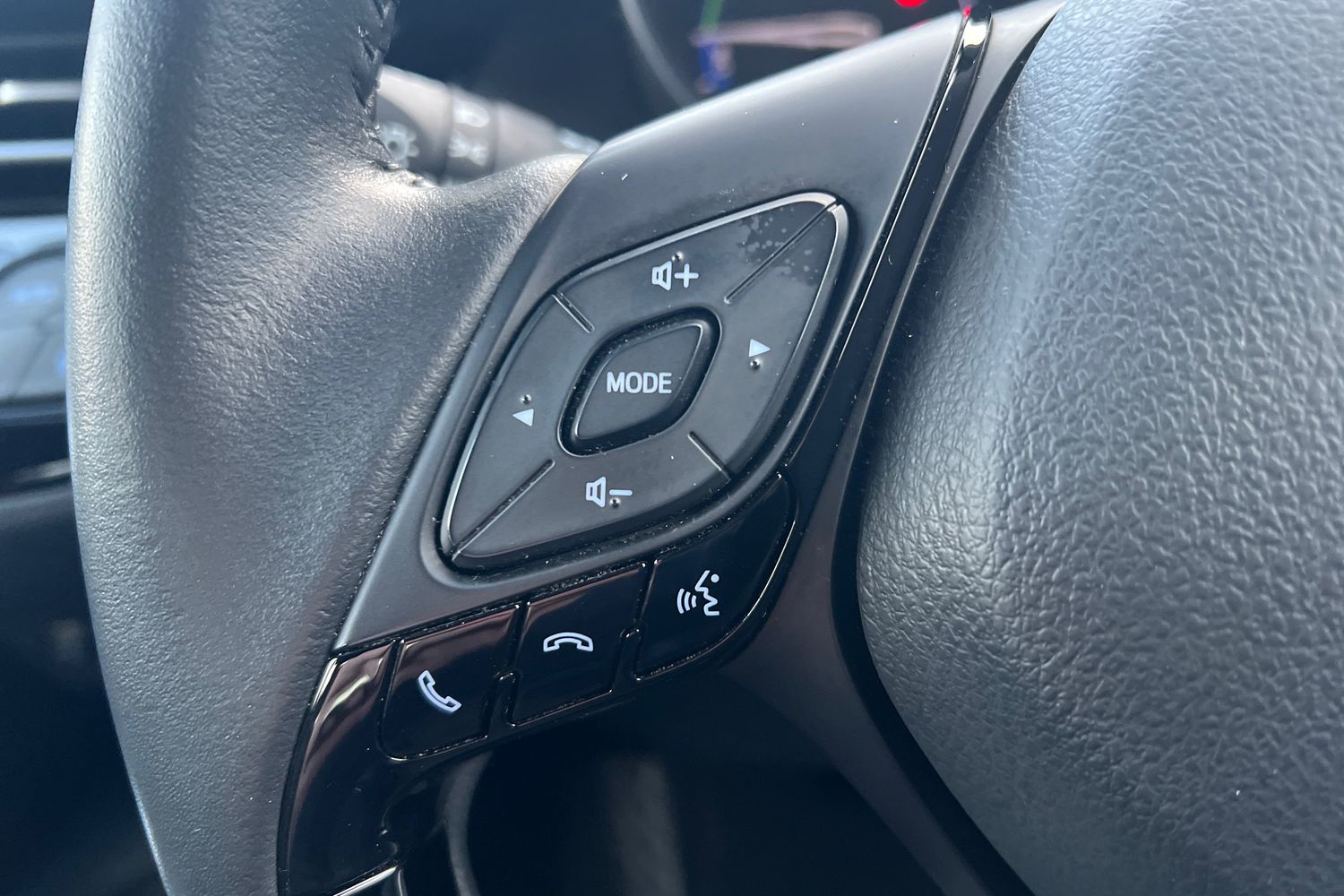 Used Toyota C-HR 2023 for sale - 76683903: Photo 30