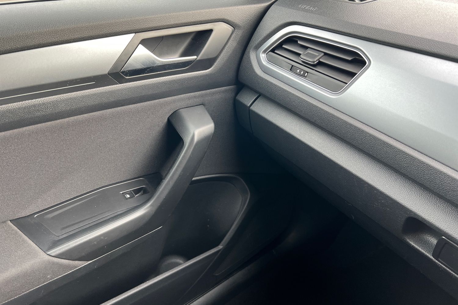 Used Volkswagen T-Roc 2021 for sale - 76683949: Photo 28