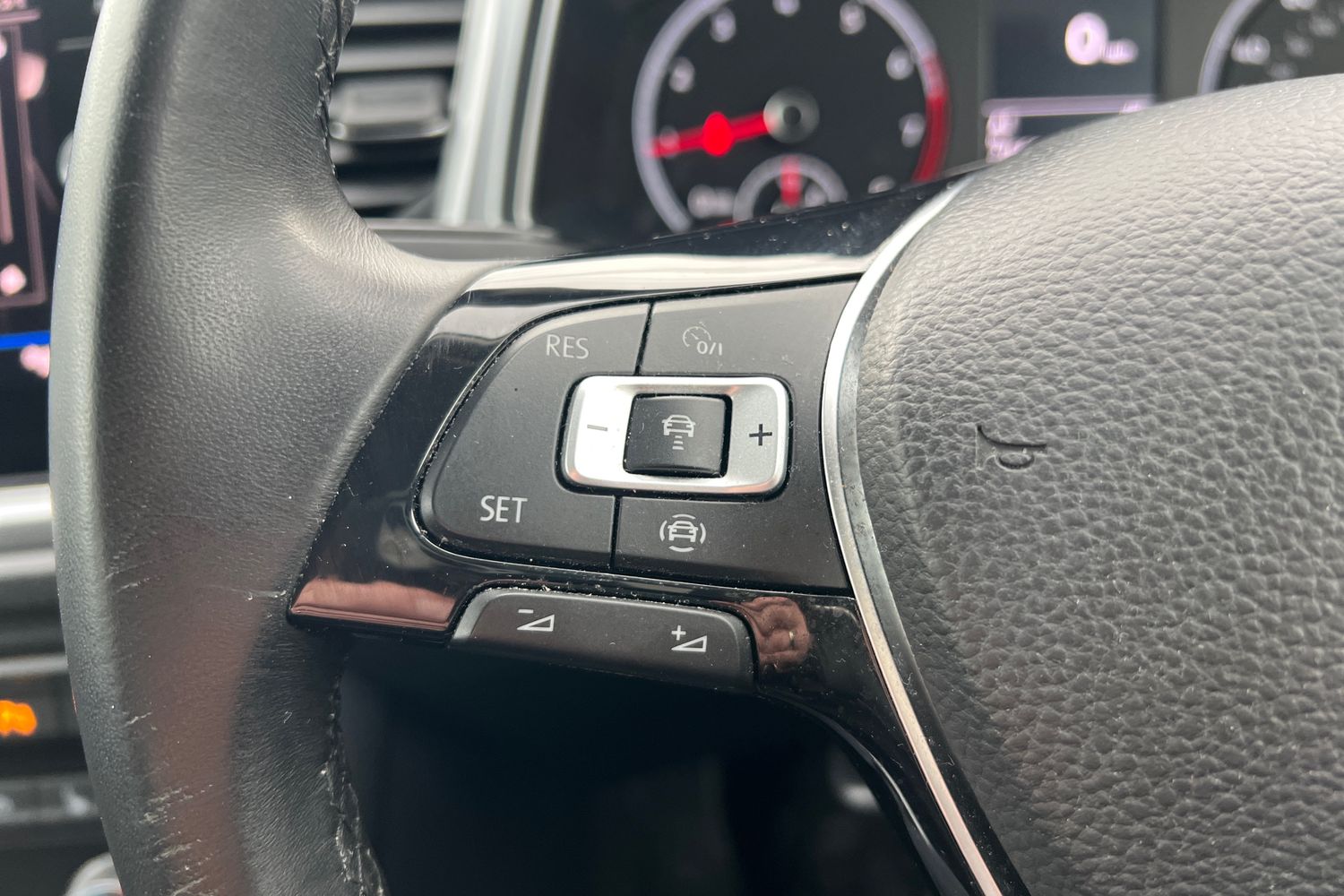 Used Volkswagen T-Roc 2021 for sale - 76683949: Photo 34