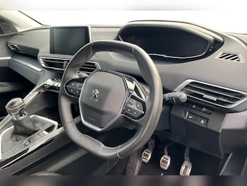 Used Peugeot 5008 2022 for sale - 77256428: Photo