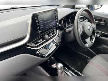 Used Toyota C-HR 2021 for sale - 76683890: Photo