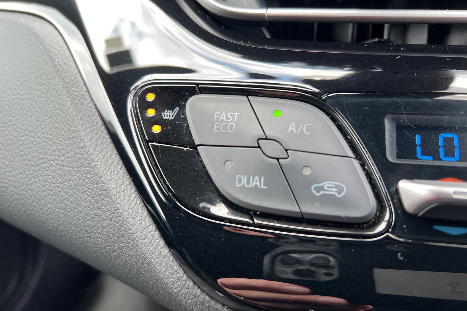 Used Toyota C-HR 2021 for sale - 76683890: Photo 41