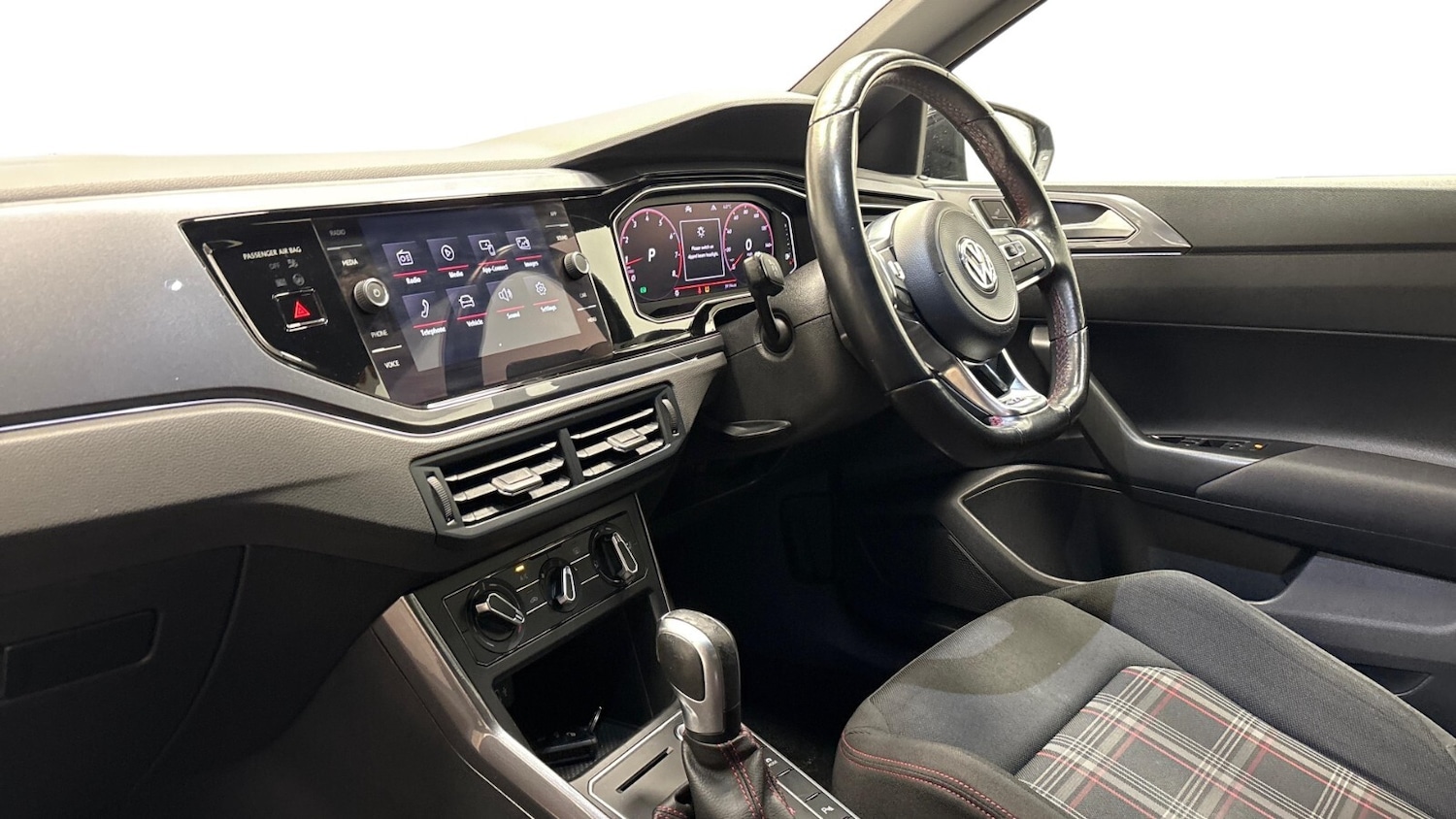 Used Volkswagen Polo 2020 for sale - 77634632: Photo 2