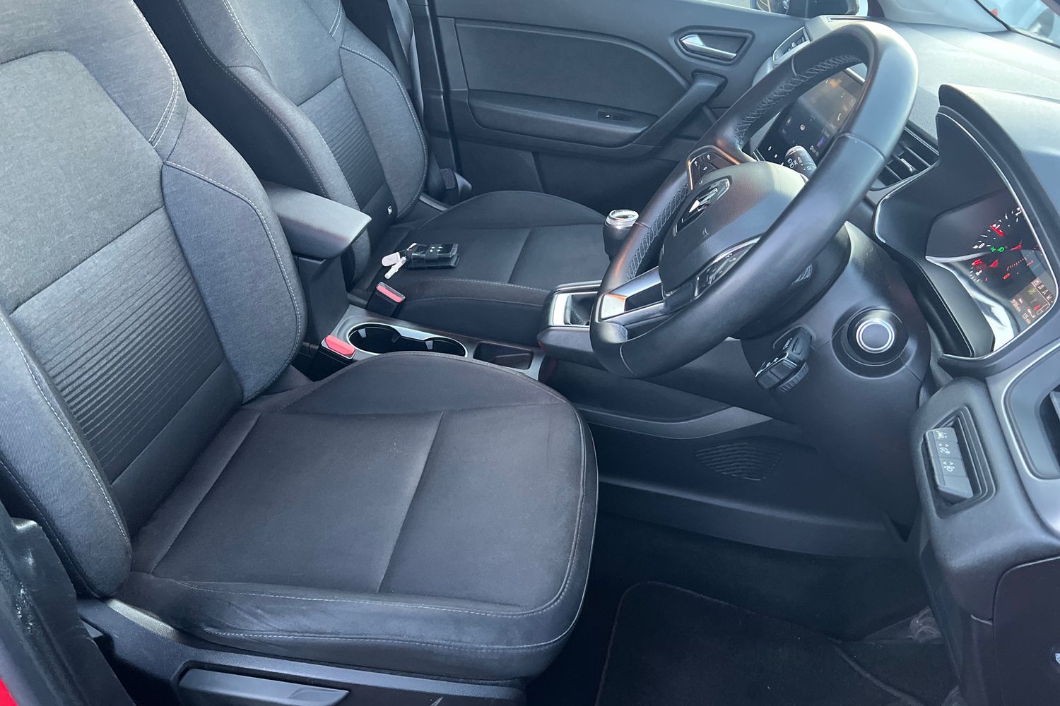 Used Renault Captur 2020 for sale - 76901357: Photo 23