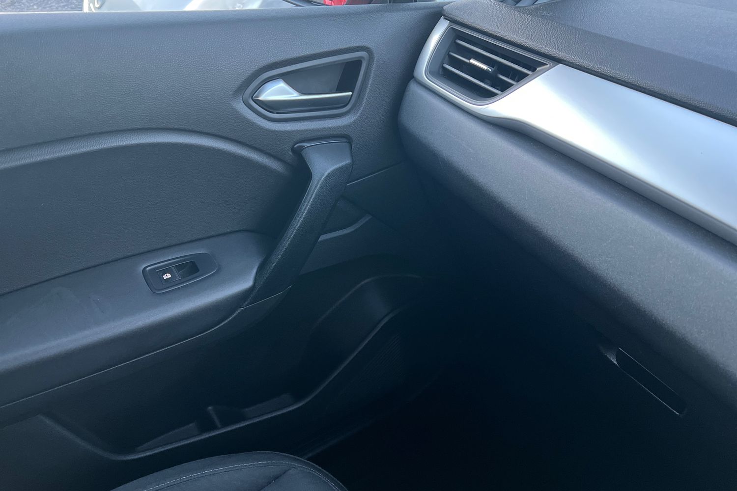 Used Renault Captur 2020 for sale - 76901357: Photo 30