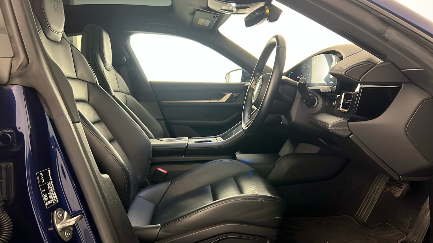 Used Porsche Taycan 2021 for sale - 77372999: Photo 12