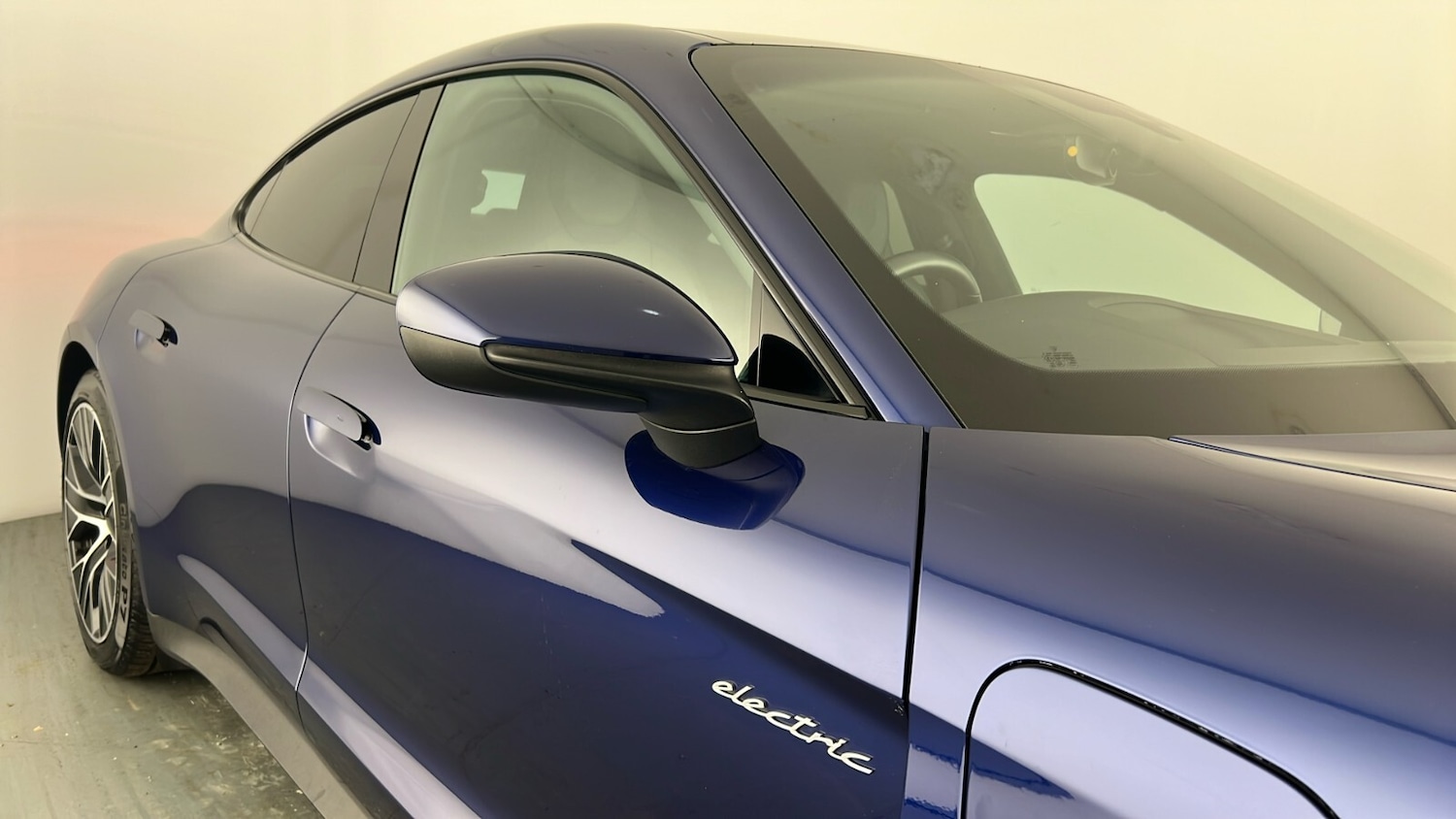 Used Porsche Taycan 2021 for sale - 77372999: Photo 15