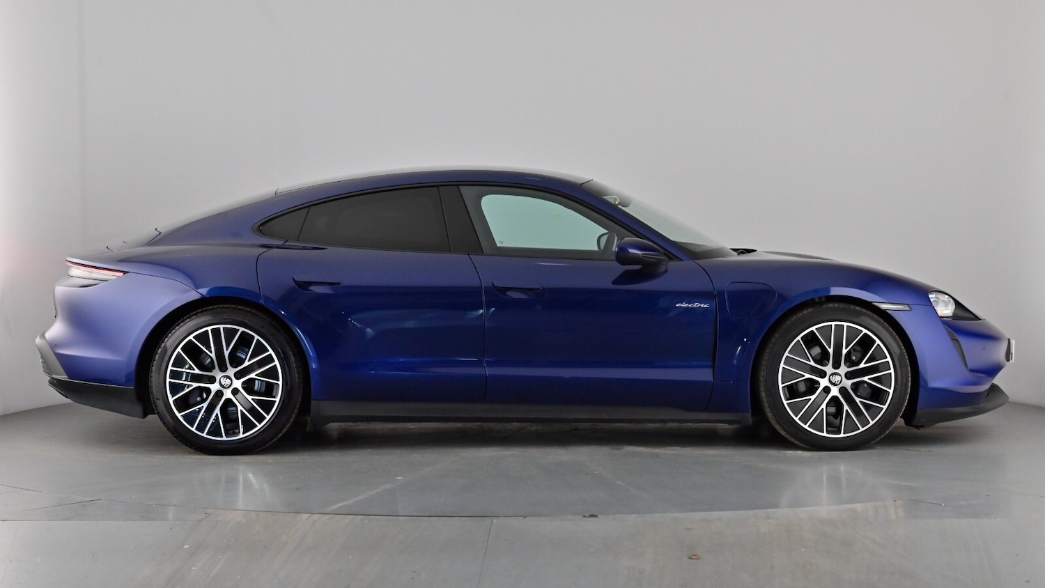 Used Porsche Taycan 2021 for sale - 77372999: Photo 3