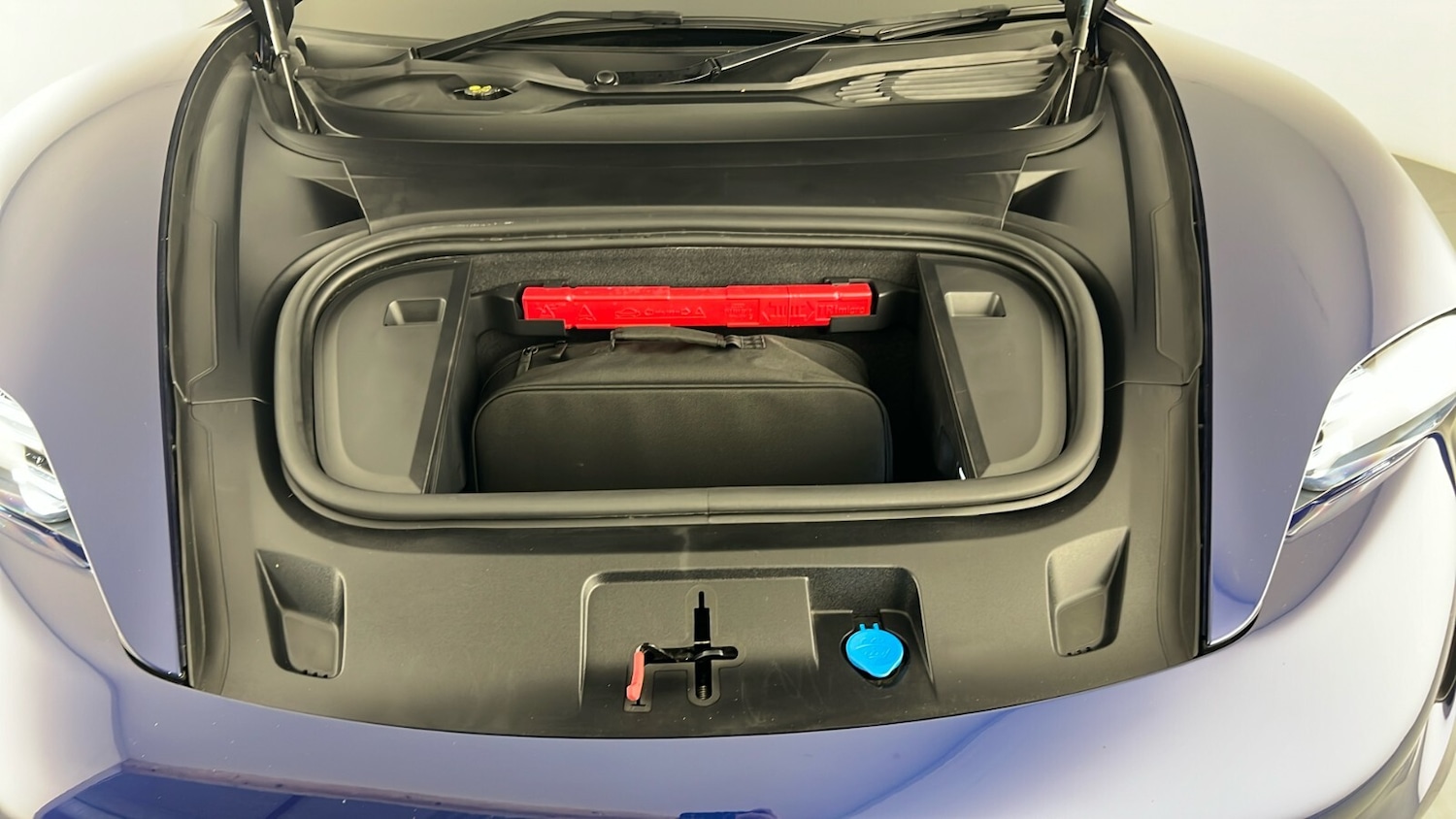 Used Porsche Taycan 2021 for sale - 77372999: Photo 30