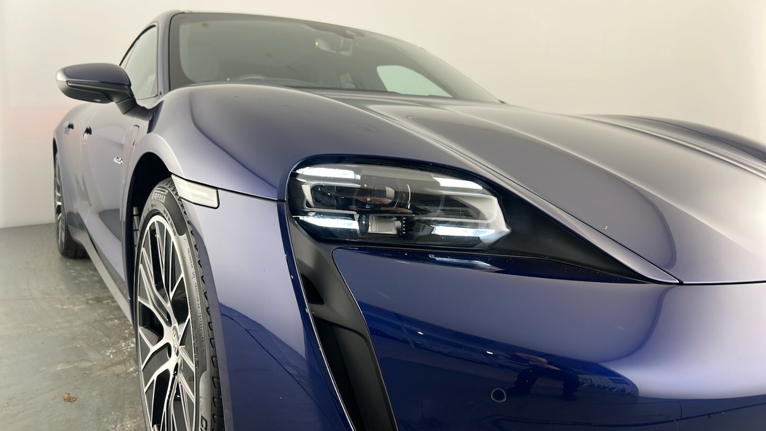 Used Porsche Taycan 2021 for sale - 77372999: Photo 9