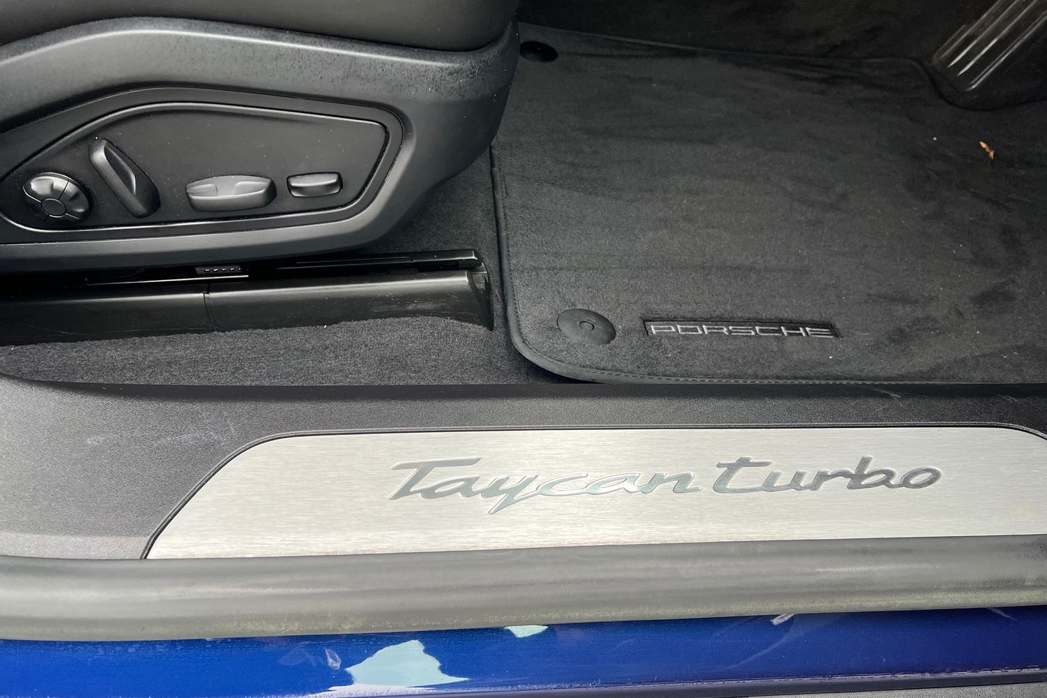 Used Porsche Taycan 2022 for sale - 76683879: Photo 18