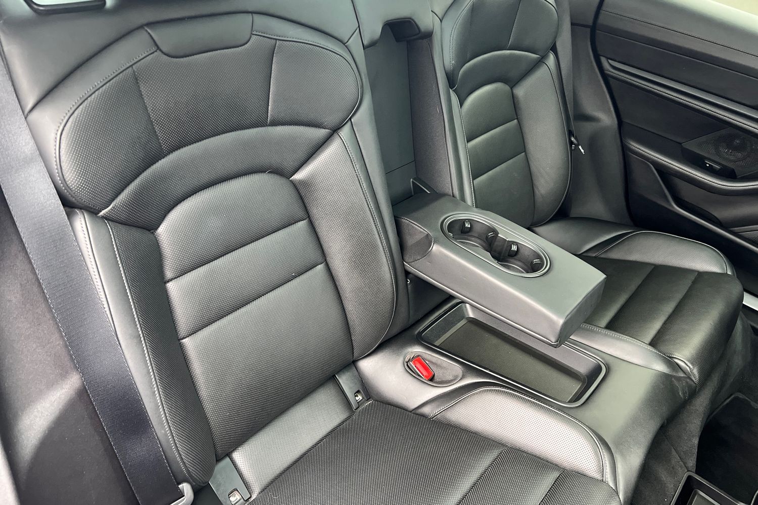 Used Porsche Taycan 2022 for sale - 76683879: Photo 9