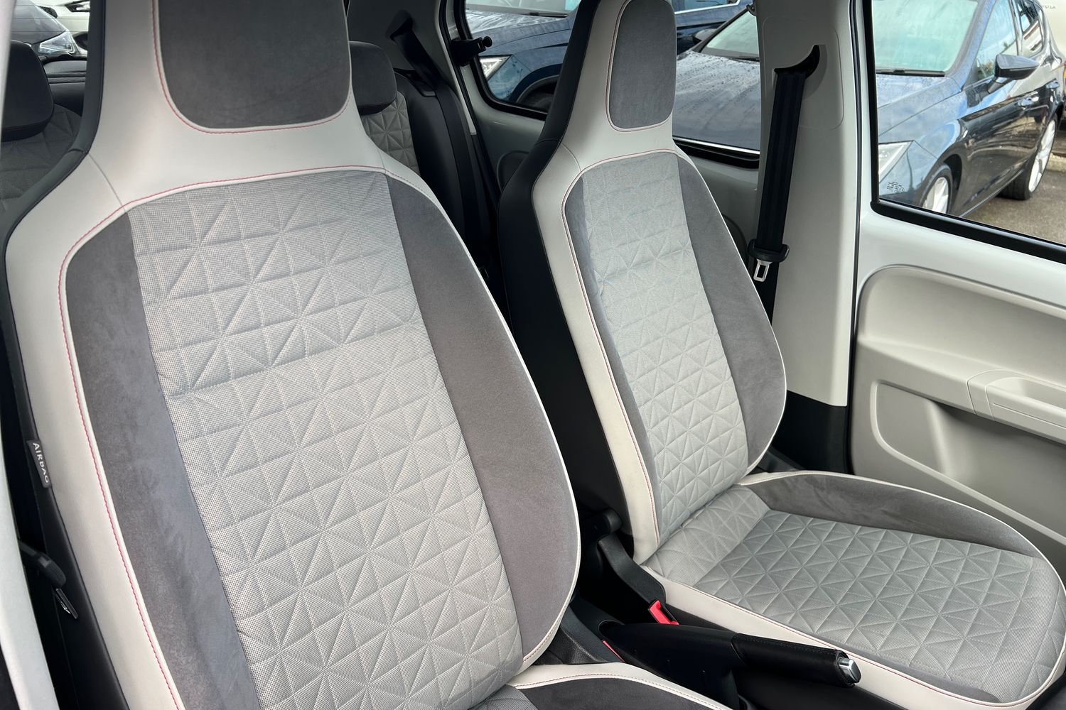 Used Volkswagen up! 2019 for sale - 76683912: Photo 11