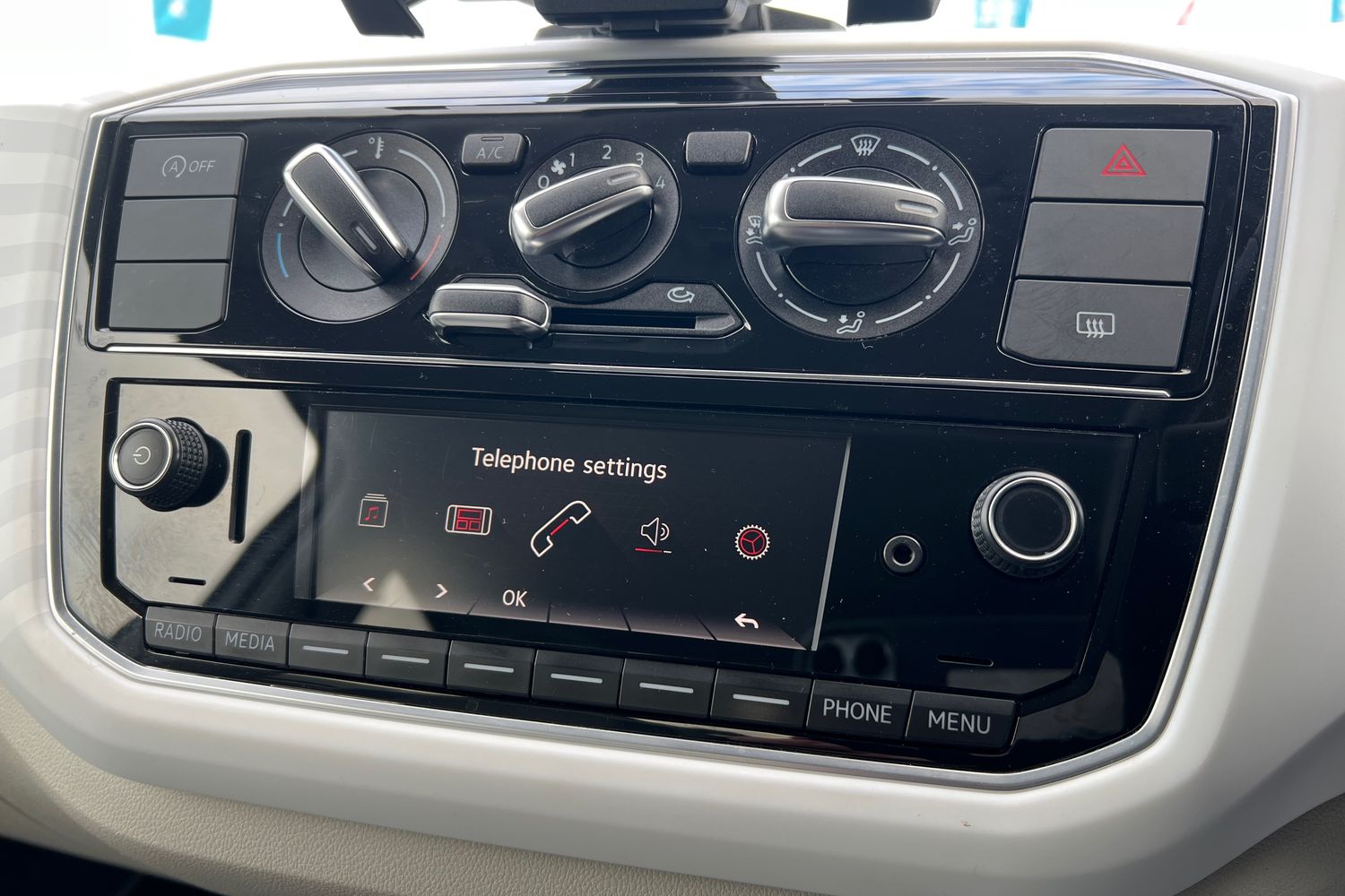 Used Volkswagen up! 2019 for sale - 76683912: Photo 34