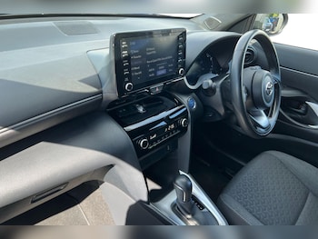 Used Toyota Yaris Cross 2023 for sale - 77903317: Photo