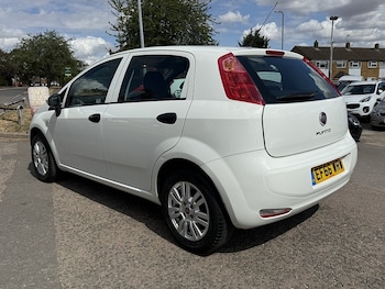 Used Fiat Punto 2016 for sale - 79595499: Photo